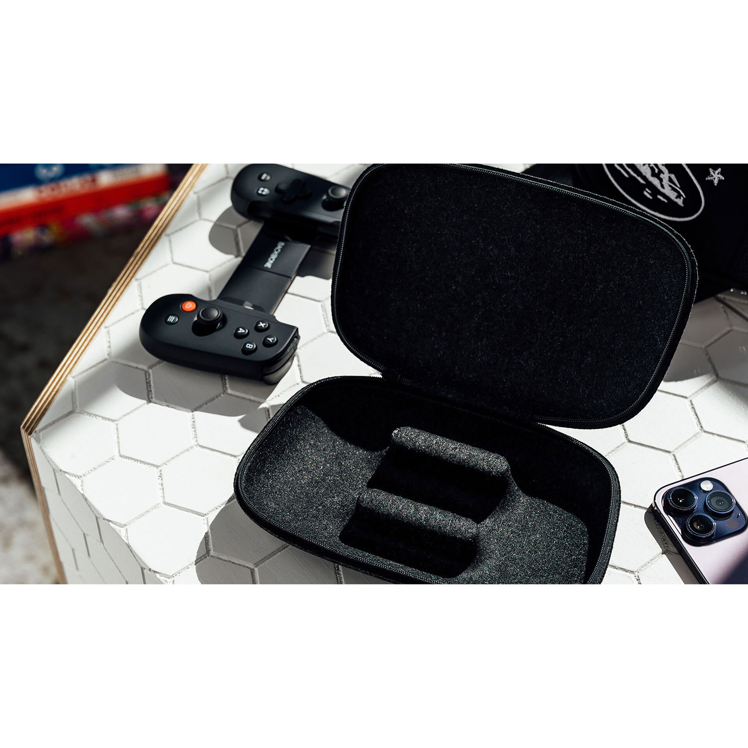 Backbone One Carrying Case - Black/White