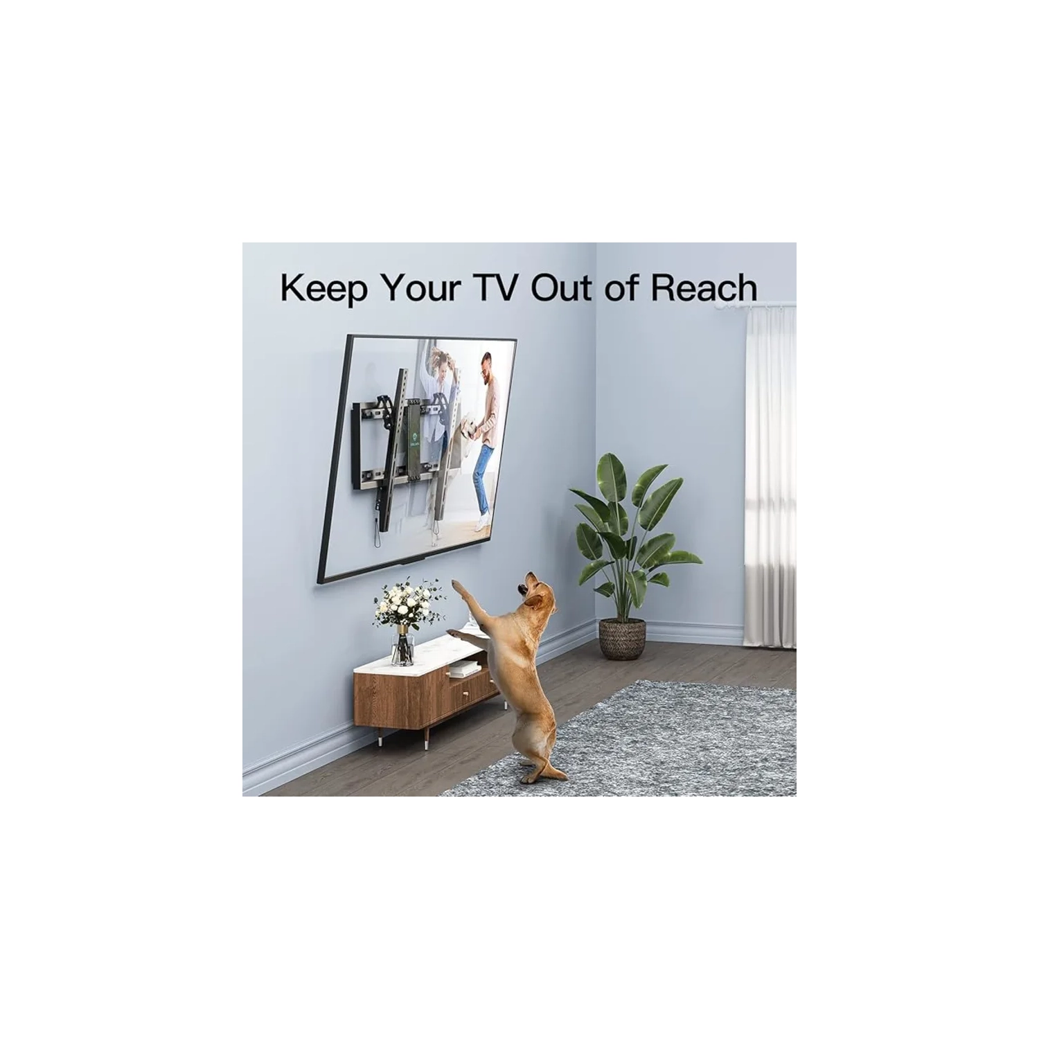 Support mural inclinable pour téléviseurs à écran plat et incurvé de 37-82&nbsp;po | Ultramince, profil bas, montants en bois de 16 à 24&nbsp;po,