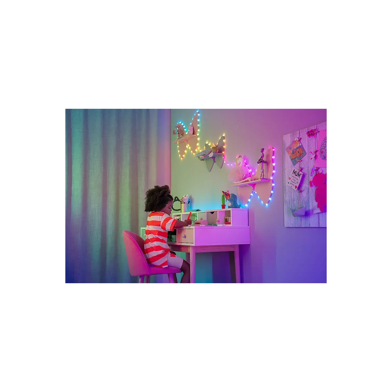 Twinkly - Candies Heart Shaped 100 RGB LED Smart Light String Clear Wire USB-C - Multicolor