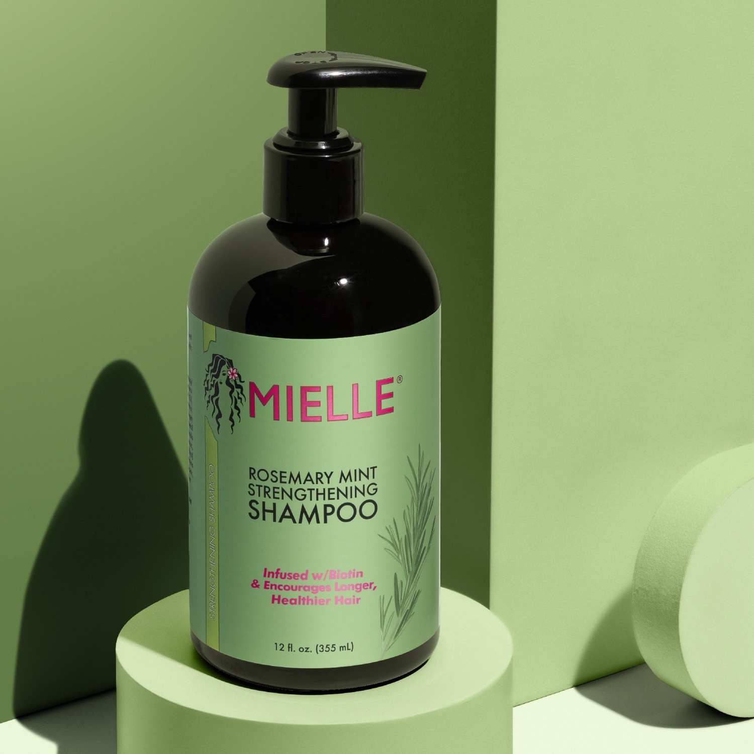 Shampooing quotidien Renforcement nourrissant à la menthe romaine Mielle avec biotine, 12 oz liq., tous types de cheveux