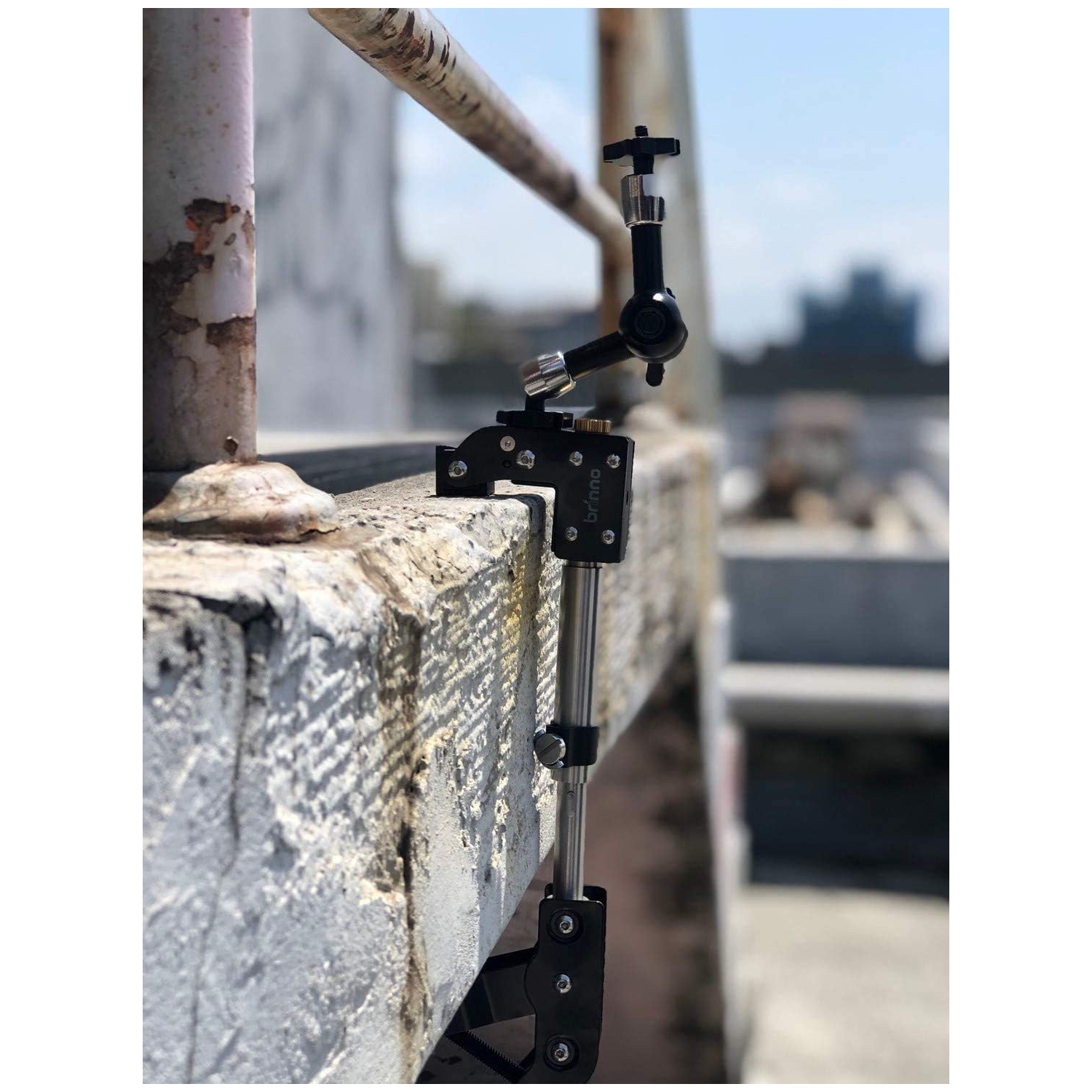 Pince pour appareil photo Brinno Plus ACC1000P – Trousse de fixation avec bras, rallonge et clé – Se fixe aux objets plats ou ronds, trépied pivotant