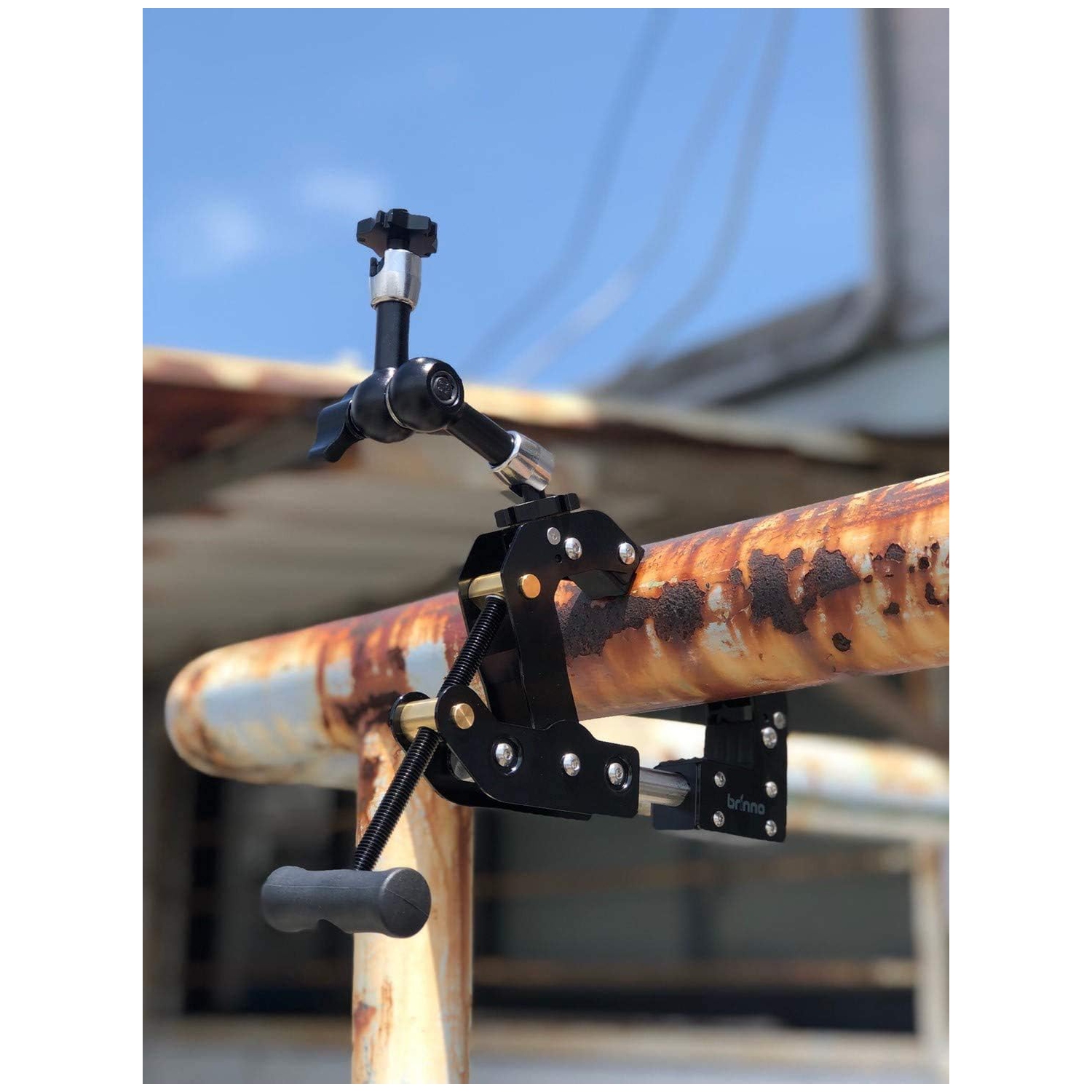 Pince pour appareil photo Brinno Plus ACC1000P – Trousse de fixation avec bras, rallonge et clé – Se fixe aux objets plats ou ronds, trépied pivotant