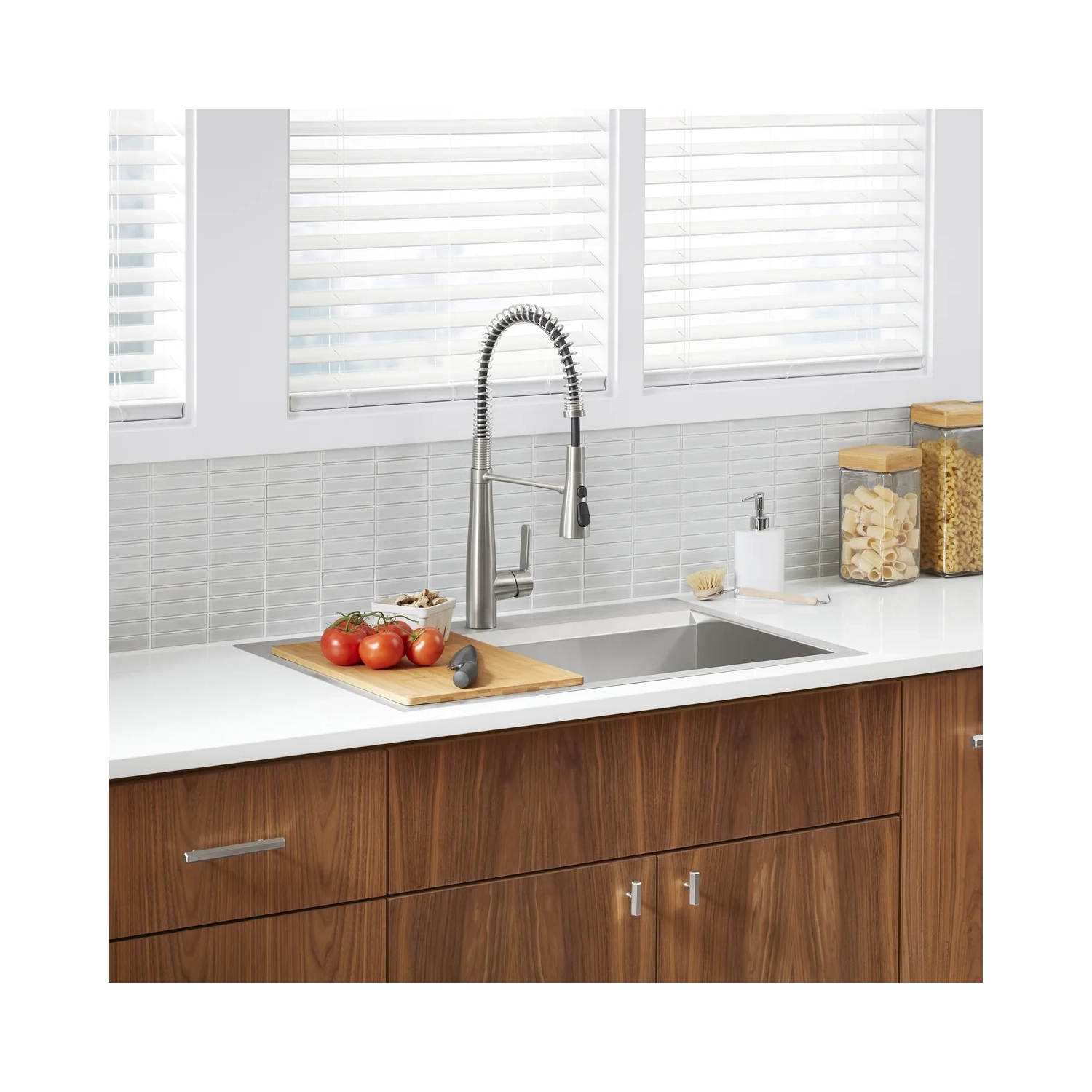 Nouveau robinet de cuisine semi-professionnel Kohler Vibrant en acier inoxydable