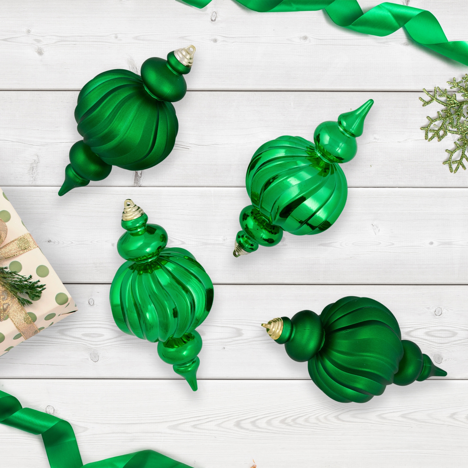 Ornements de Noël à faîteau de taille commerciale incassables - 10&nbsp;po - Vert - Ensemble de 4