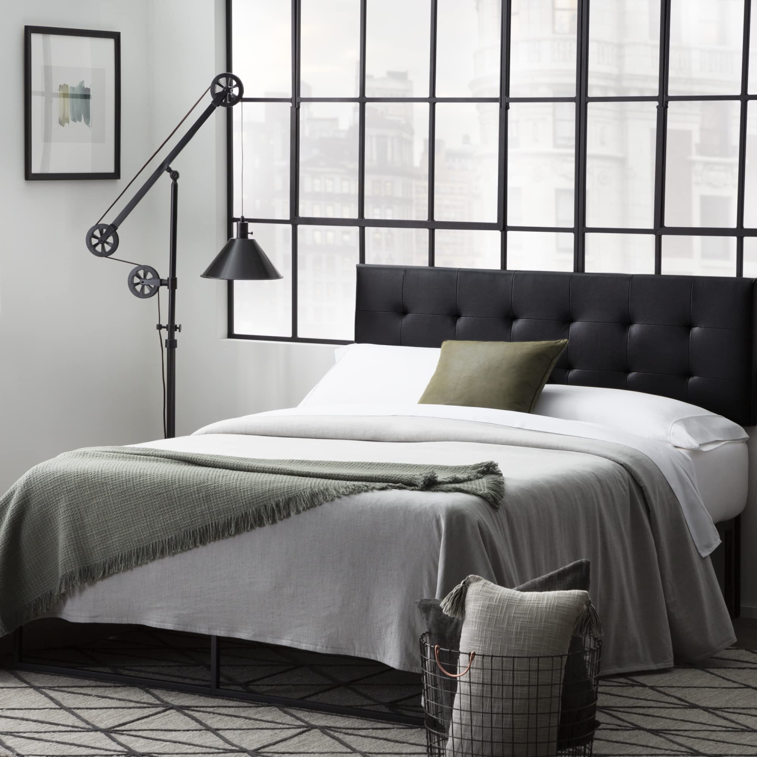 Edenbrook – Tête de lit plateforme Hawthorne en similicuir, grand lit, noir