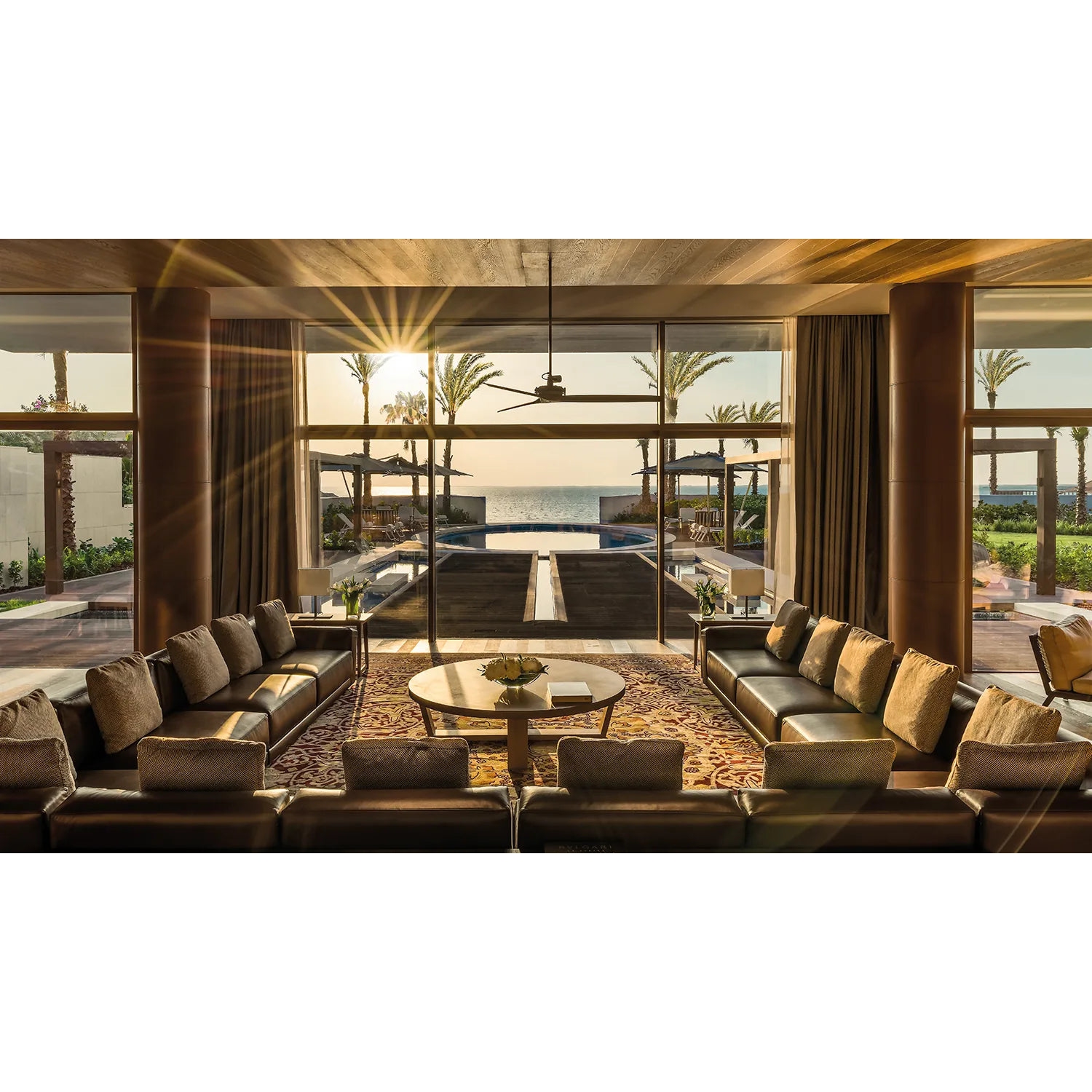 Huile d'arôme VIP d'Oud Wood - Collection d'hôtels Bulgari