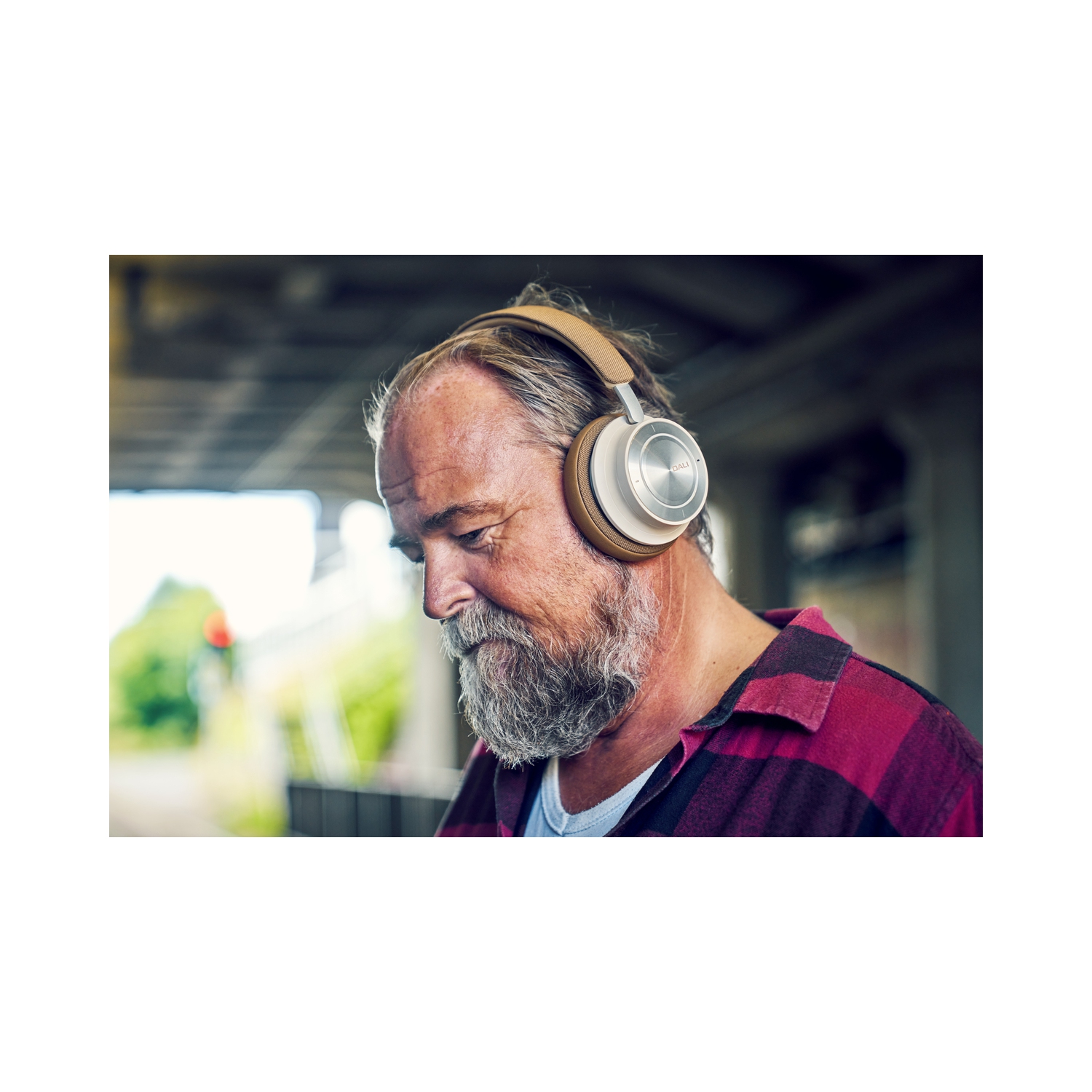 DALI IO-8 Premium Wireless Over-The-Ear Headphones with Active Noise Cancellation, Caramel White