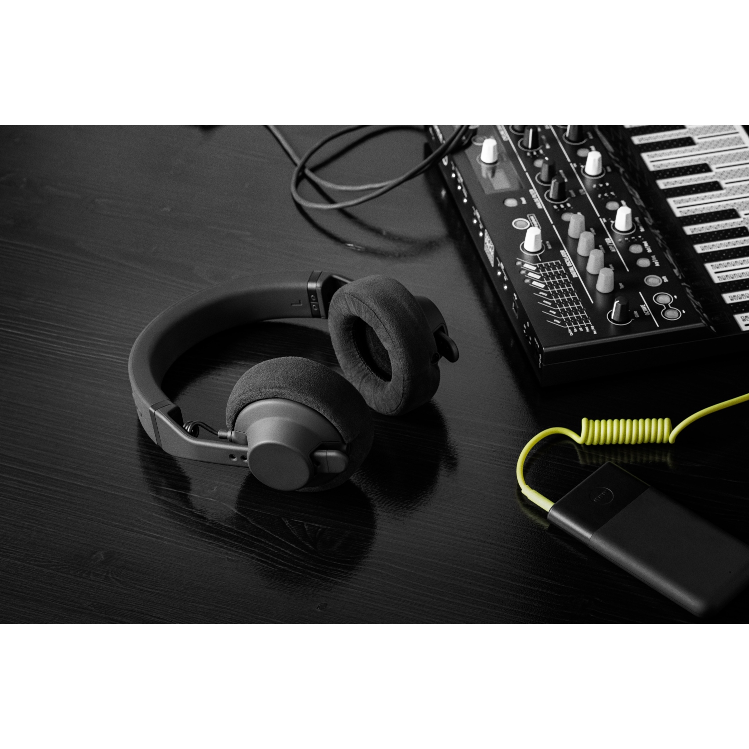 AIAIAI TMA-2 Studio Wireless+ Over Ear Ultra Low Latency Studio Monitor Modular Headphones, Black
