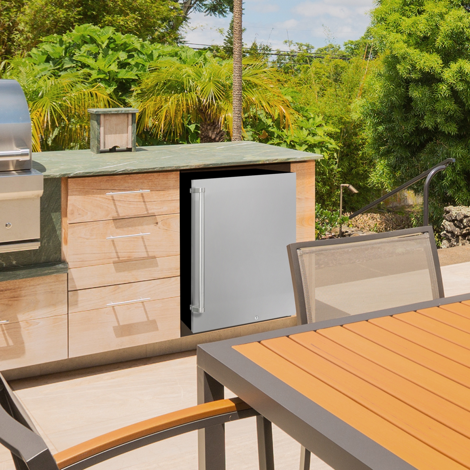 Réfrigérateur de 4,4 pi3 DAR044A1SSO de Danby avec Réfrigérateur d'extérieur en acier inoxydable