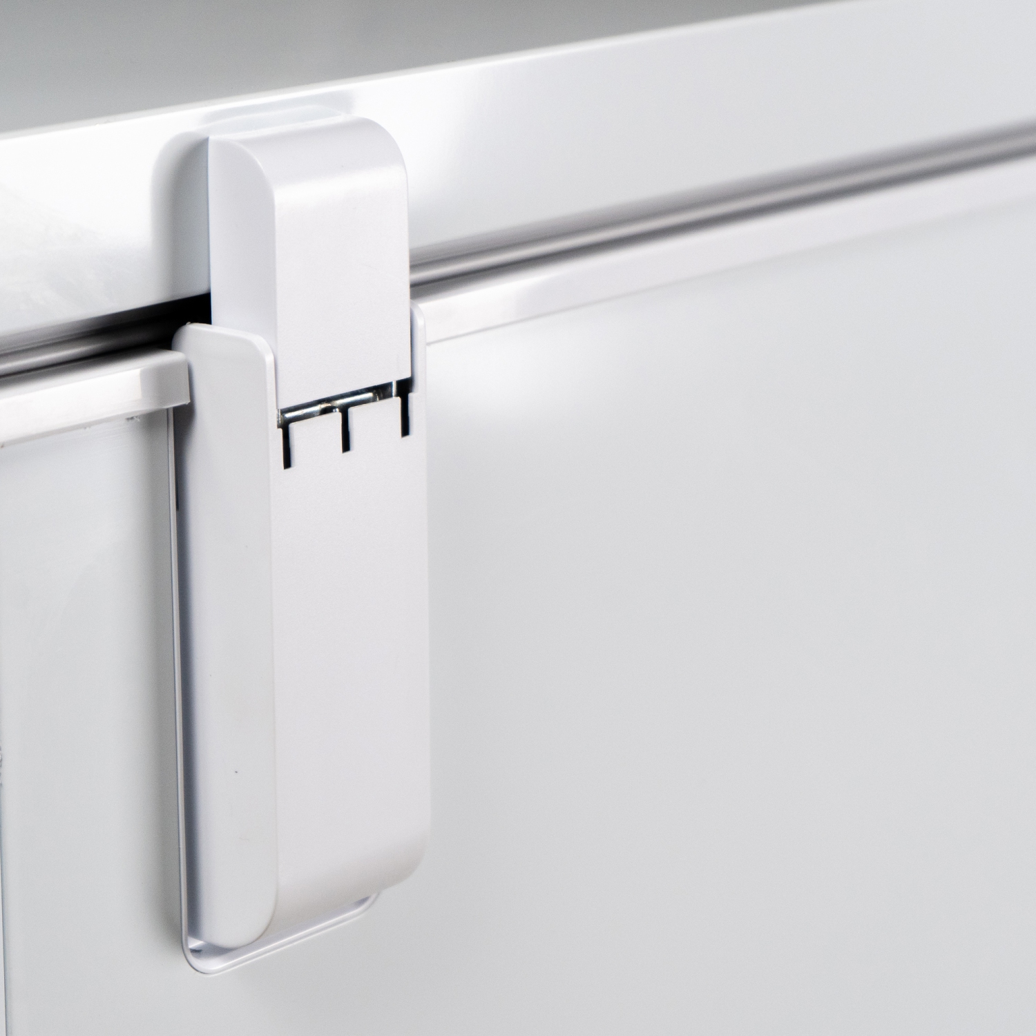 Danby DCF050A5WDB 5.0 cu. ft. Square Model Chest Freezer in White