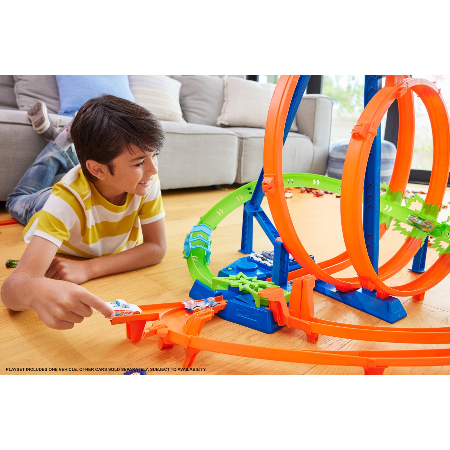 Hot Wheels Toy Car Track Set Action Epic Crash Dash with 1:64 Scale Car & 5 Crash Zones, Powered by Motorized Booster