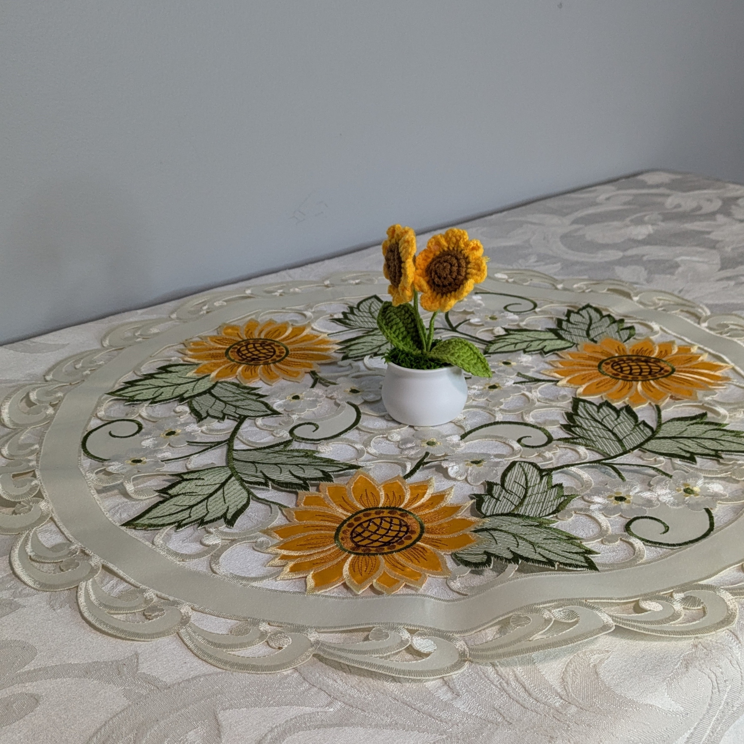 Sunflower Embroidered Cutwork Round Placemat, 23-Inch diameter Table Linen Decor, Water Resistance, Machine Wash safe