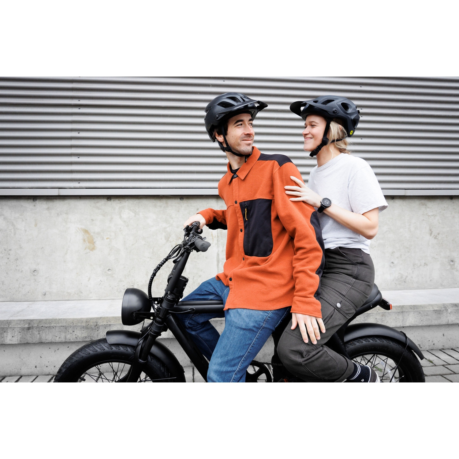 Ollie Powerslide E-Moto, Electric Bike, 500W Rear Hub Motor, 60-Mile Range, 20" x 4" Tires, Hydraulic Disc Brakes, Dual Passenger Seat, 7-Speed