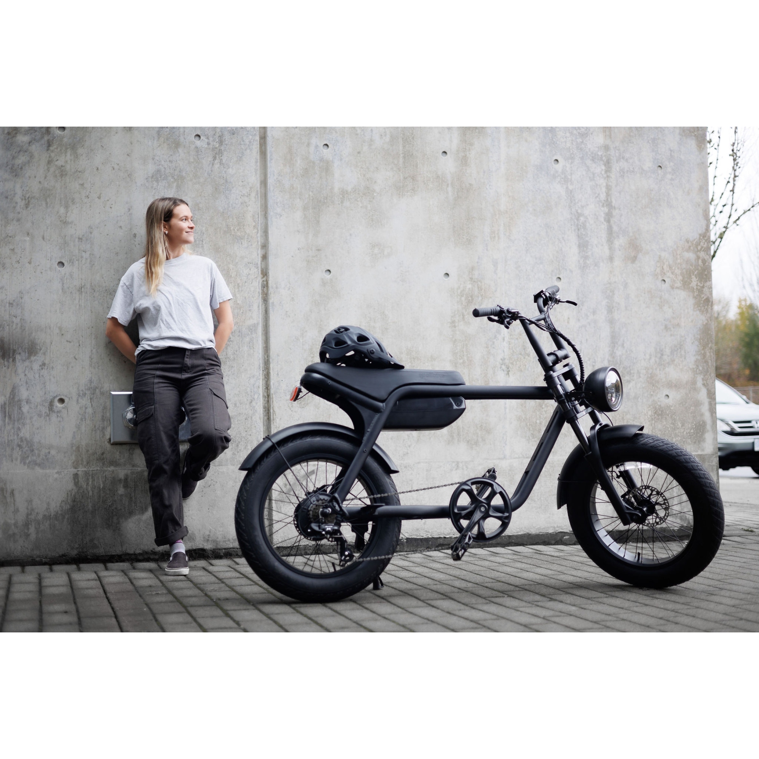 Ollie Powerslide E-Moto, Electric Bike, 500W Rear Hub Motor, 60-Mile Range, 20" x 4" Tires, Hydraulic Disc Brakes, Dual Passenger Seat, 7-Speed