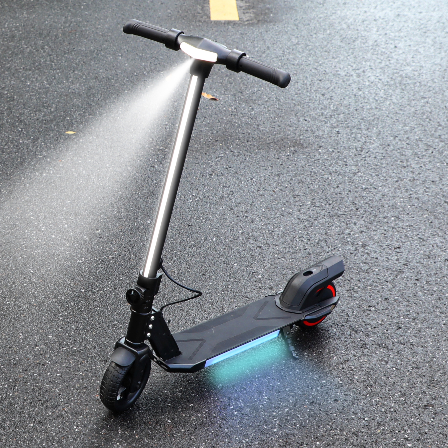 Trottinette électrique pliable noire de 6,5 po pour enfants de BIIST avec phares LED, phares avant et pédale lumineuse multicolore