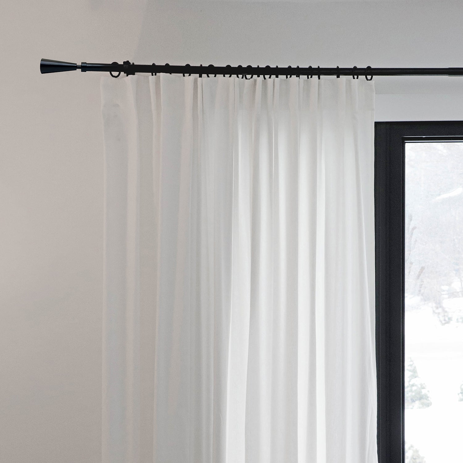 Versailles - Sculpted Cone Finial Curtain Rod Set, Adjustable Length from 30" to 78", Black