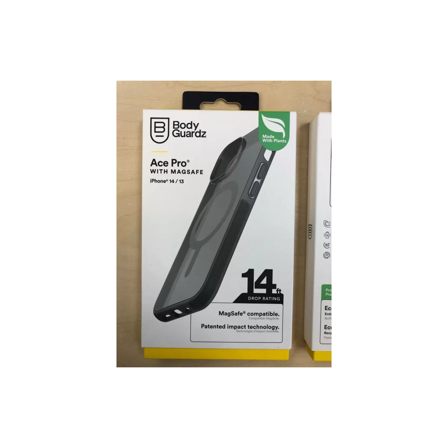 Ace Pro de BodyGuardz avec étui MagSafe fumée/noir - iPhone 14/13