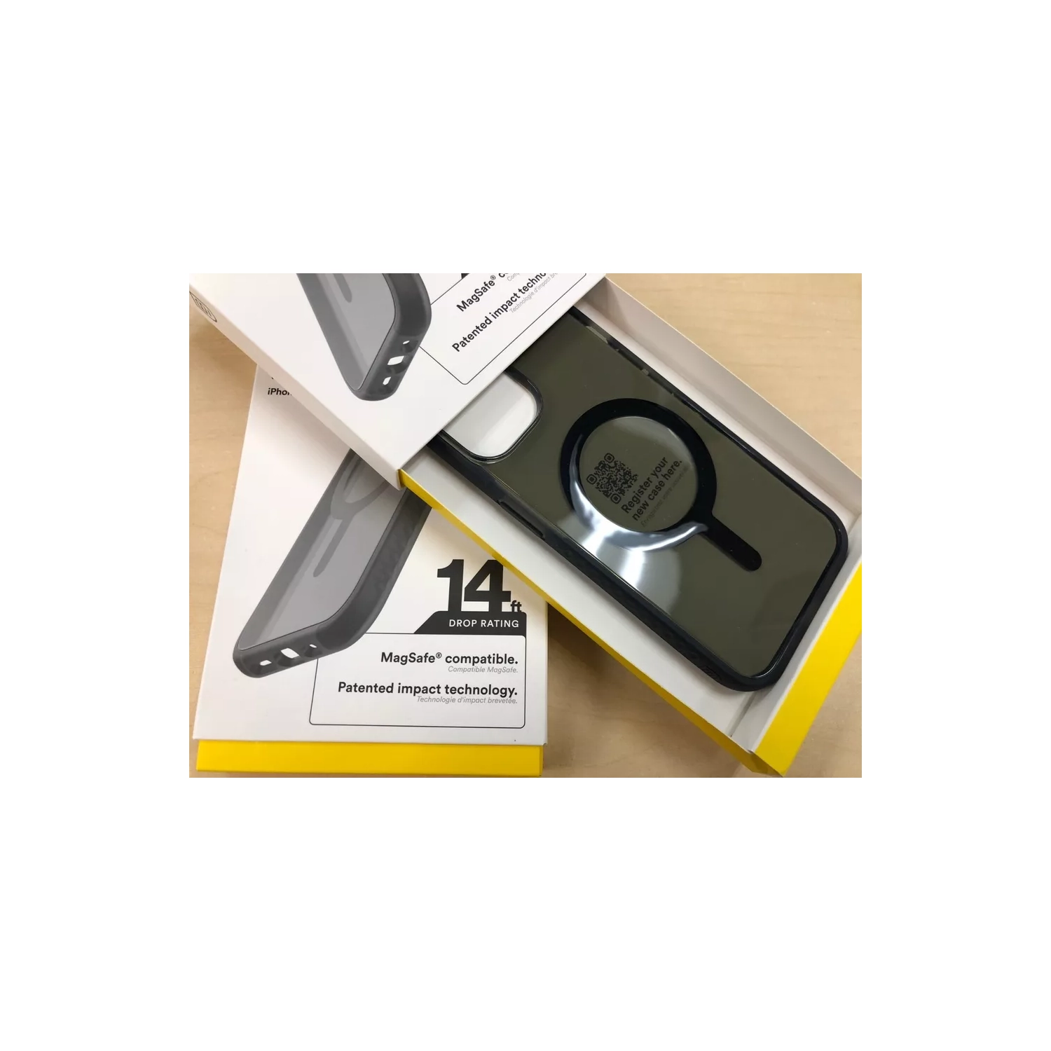 Ace Pro de BodyGuardz avec étui MagSafe fumée/noir - iPhone 14/13