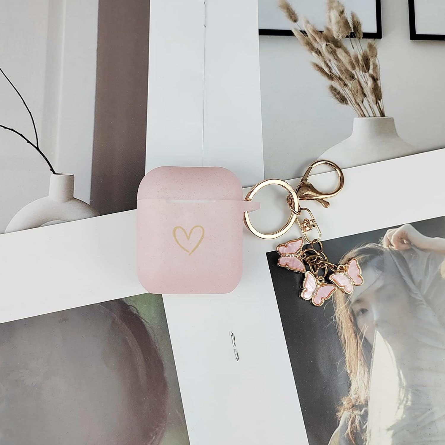 Compatible avec l'étui pour AirPods, l'étui en silicone souple avec motif de coeur doré pour AirPods de 2 et 1e génération