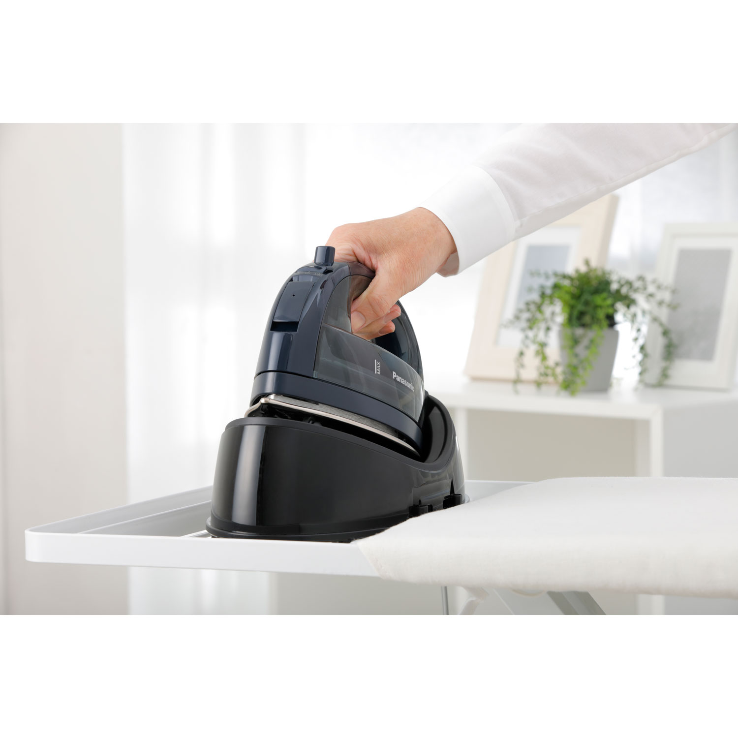 Panasonic 360° Cordless Steam/Dry Iron