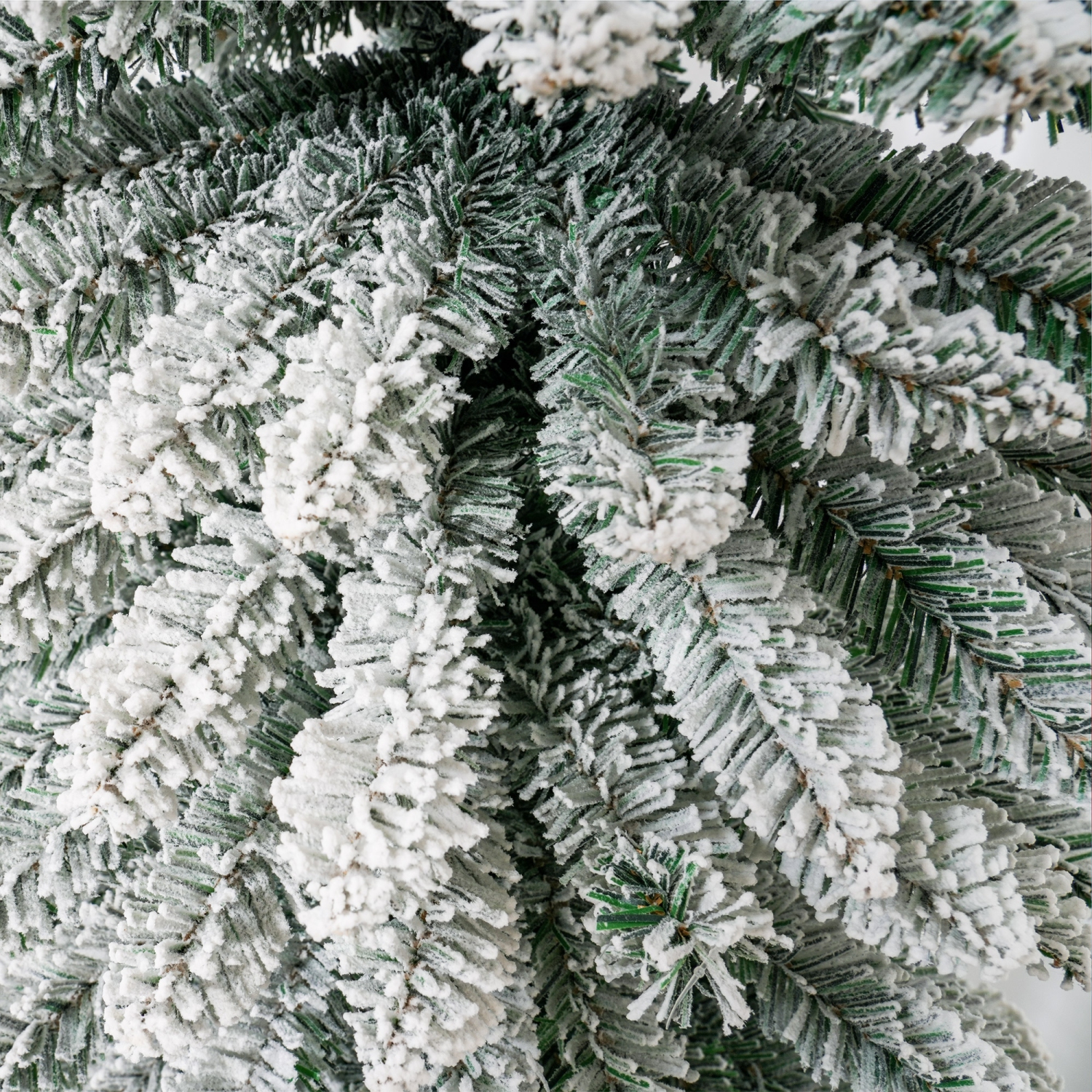 HOMCOM – Arbre de Noël artificiel floqué de neige, 9 pi, arbre de Noël étroit avec branches réalistes, base en métal, vert