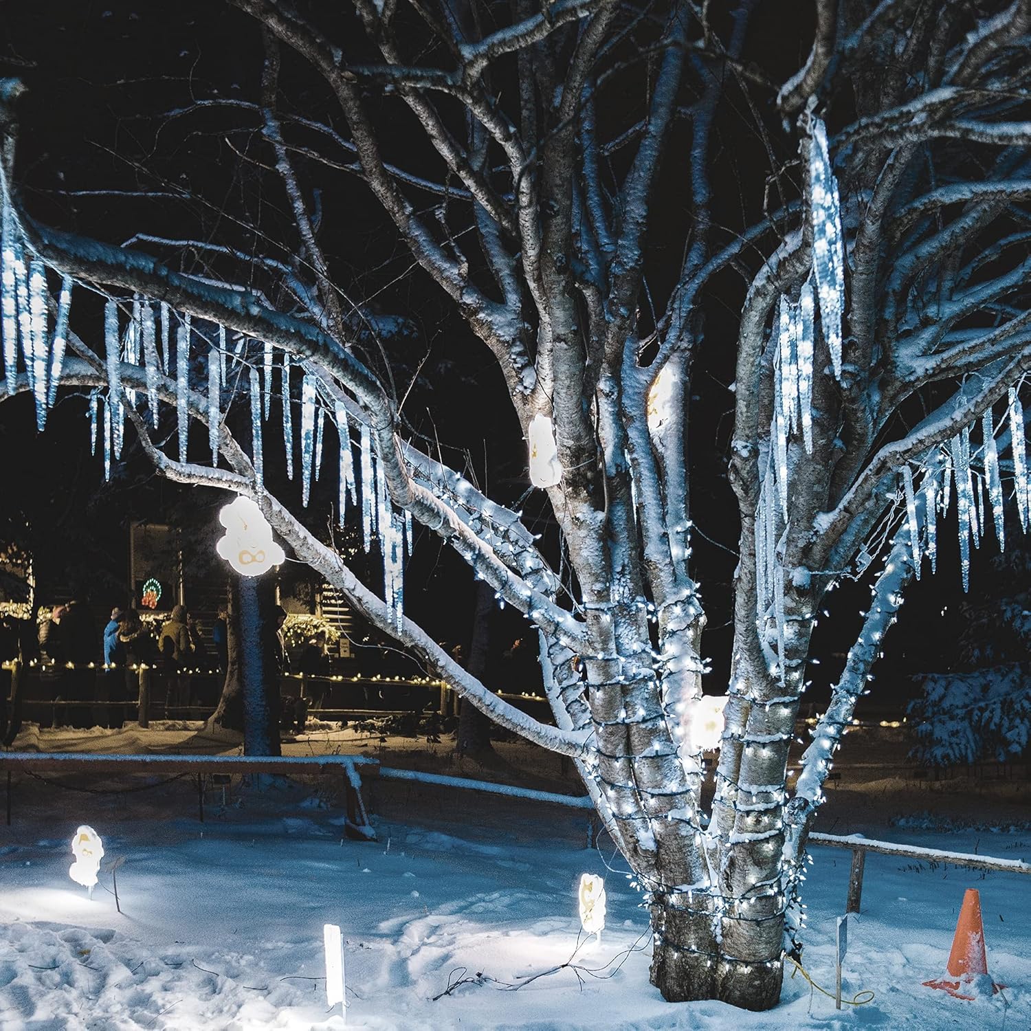 Meteor Shower Lights, 12" Outdoor Icicle Christmas Lights 8 Icicles 192 SMD LED Crystal Ice Falling Lights, Connectable Raindrop Iciclelight, Xmas
