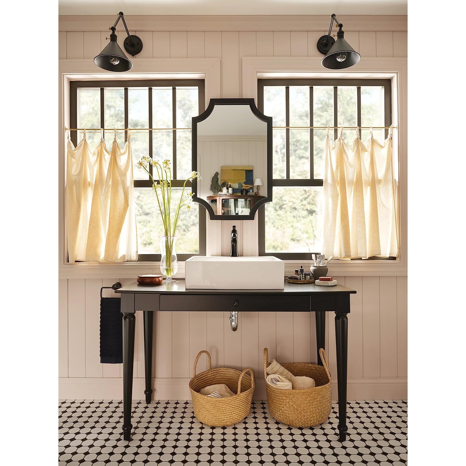 Moen 6803BL Dartmoor One-Handle high arc Bathroom Faucet, Matte Black