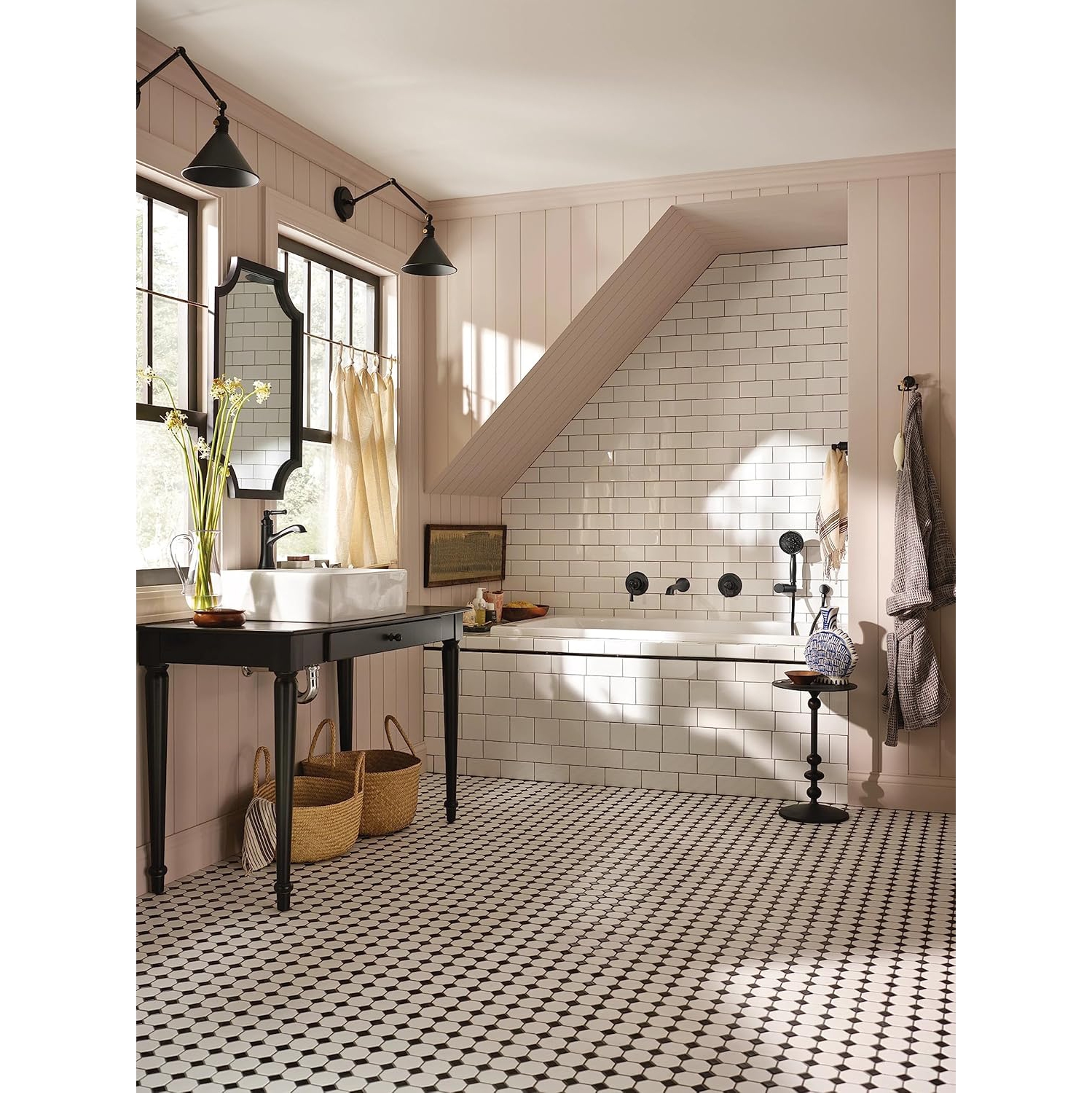 Moen 6803BL Dartmoor One-Handle high arc Bathroom Faucet, Matte Black