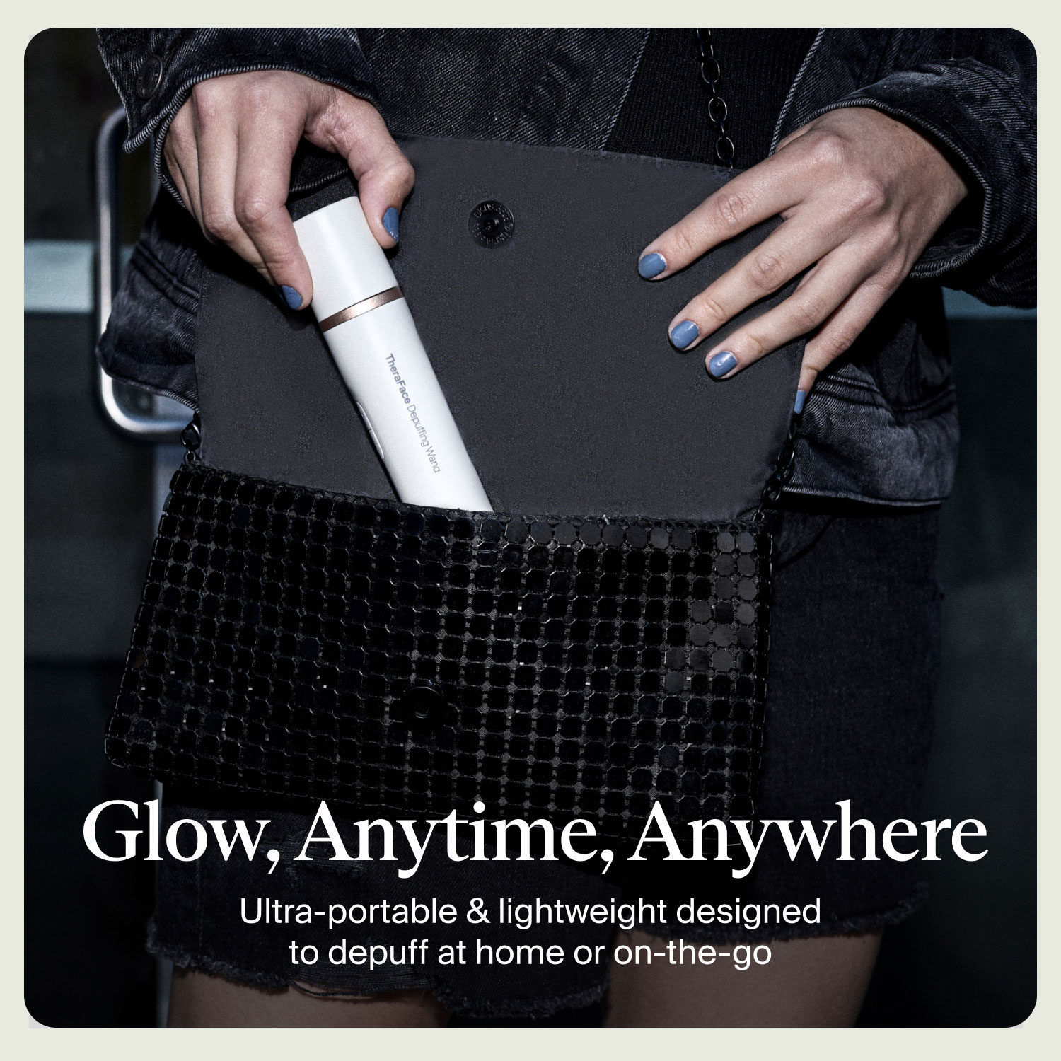 Bâton lissant Theraface de Therabody - Blanc