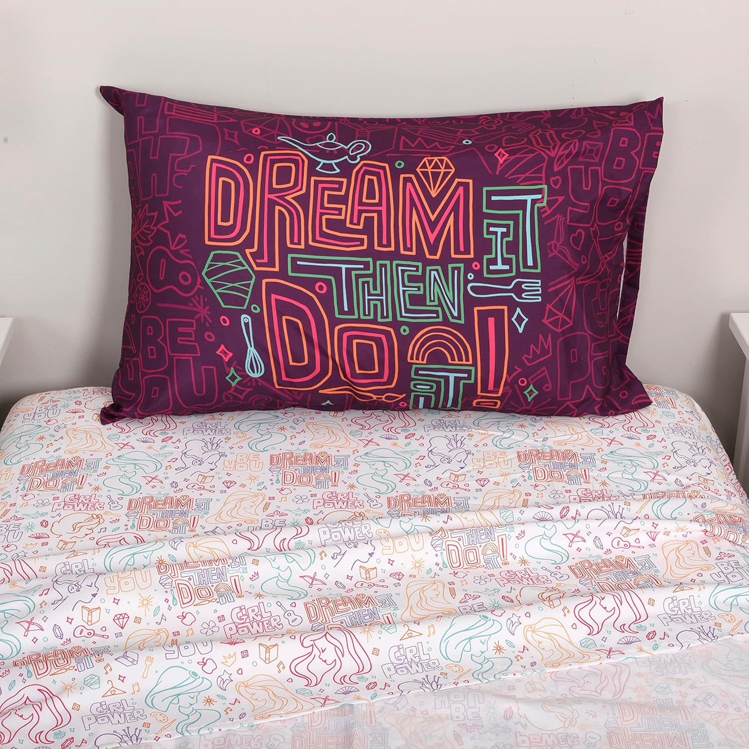 Disney Princess 3 Piece Twin Bedding Sheet Set for Kids - Flat Sheet, Fitted Sheet and Pillowcase