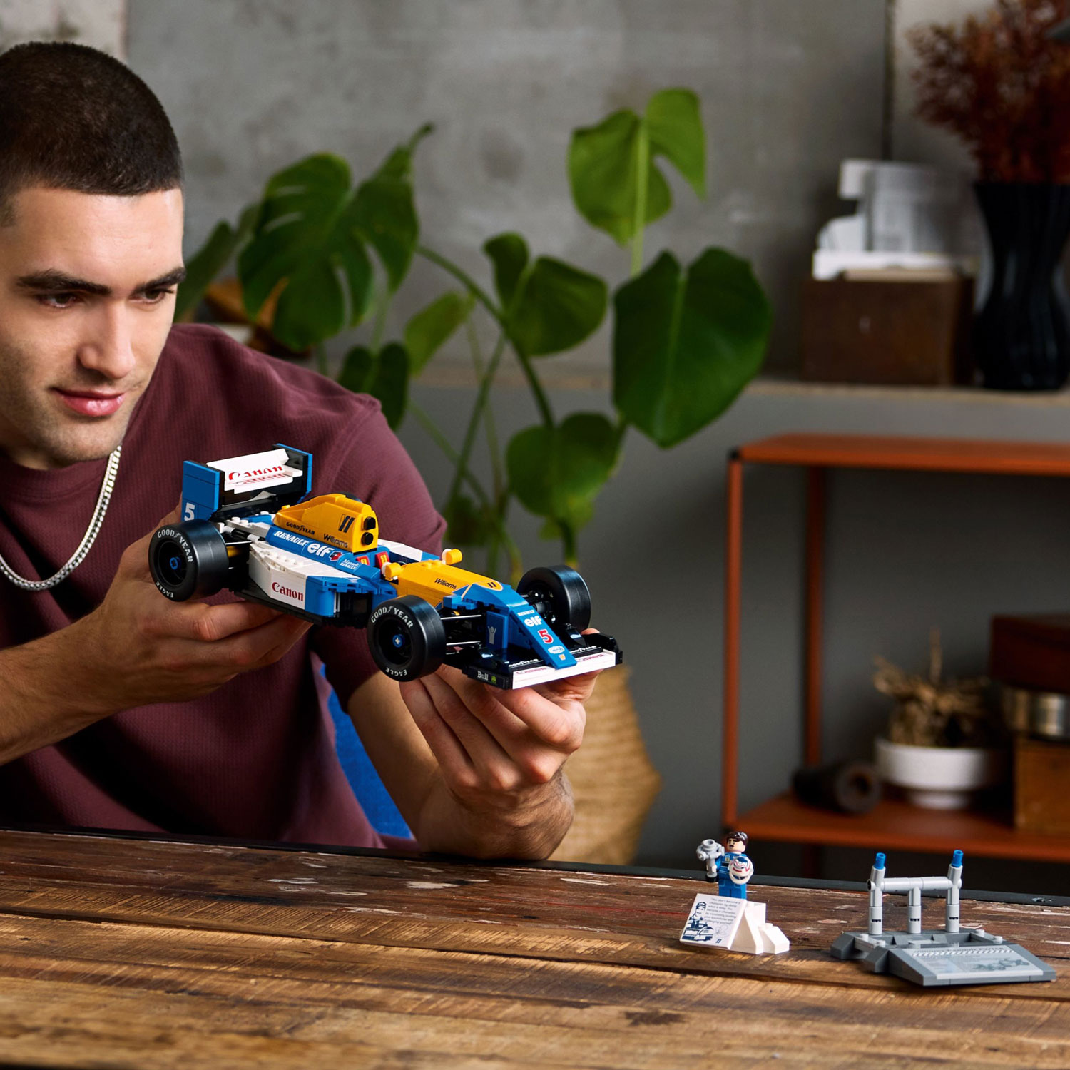 LEGO Icons: Williams Racing FW14B et Nigel Mansell - 799 pièces