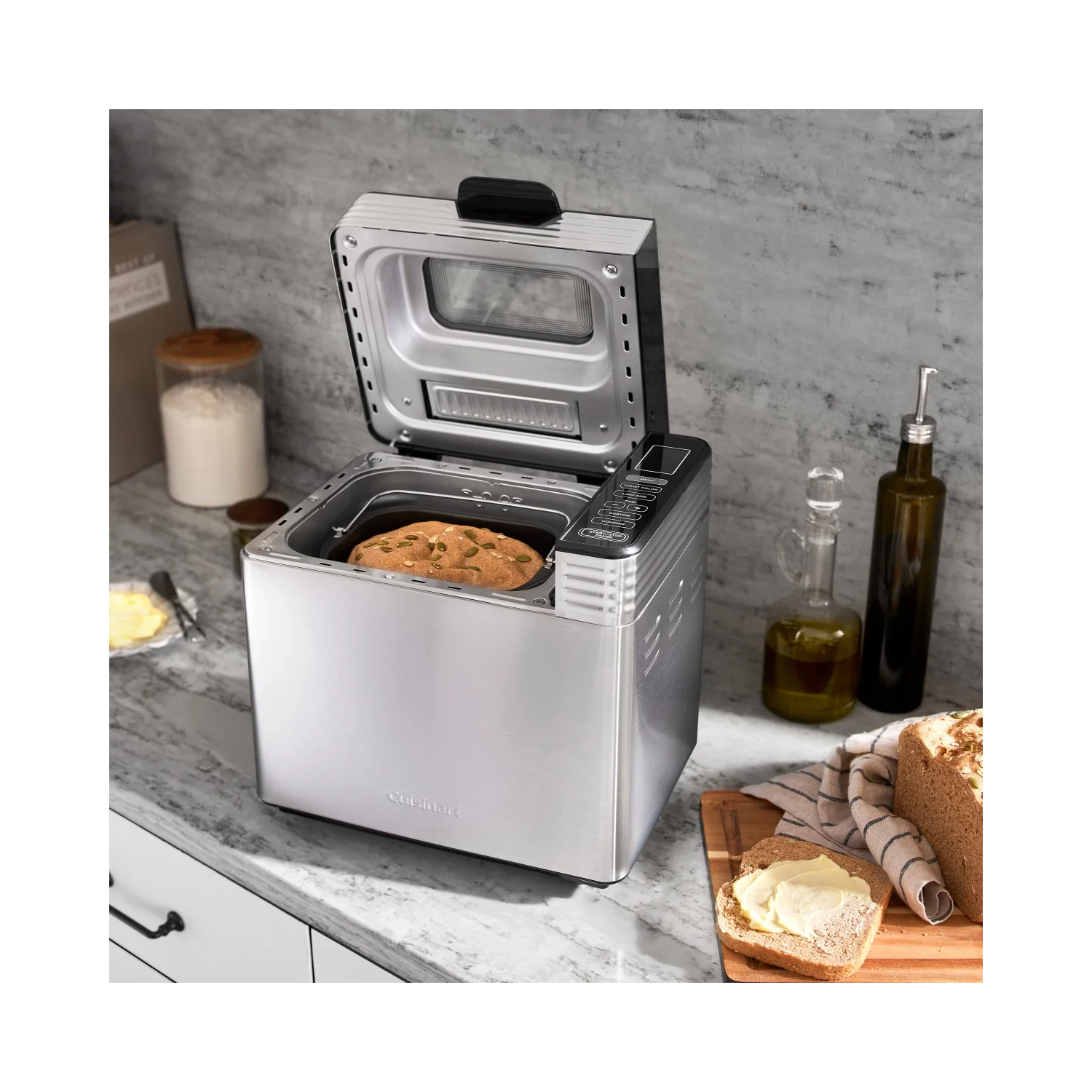 Machine à pain à convection de Cuisinart : 16 options de menu, 3 formats de pain jusqu'à 2 lb, 3 couleurs de croûte