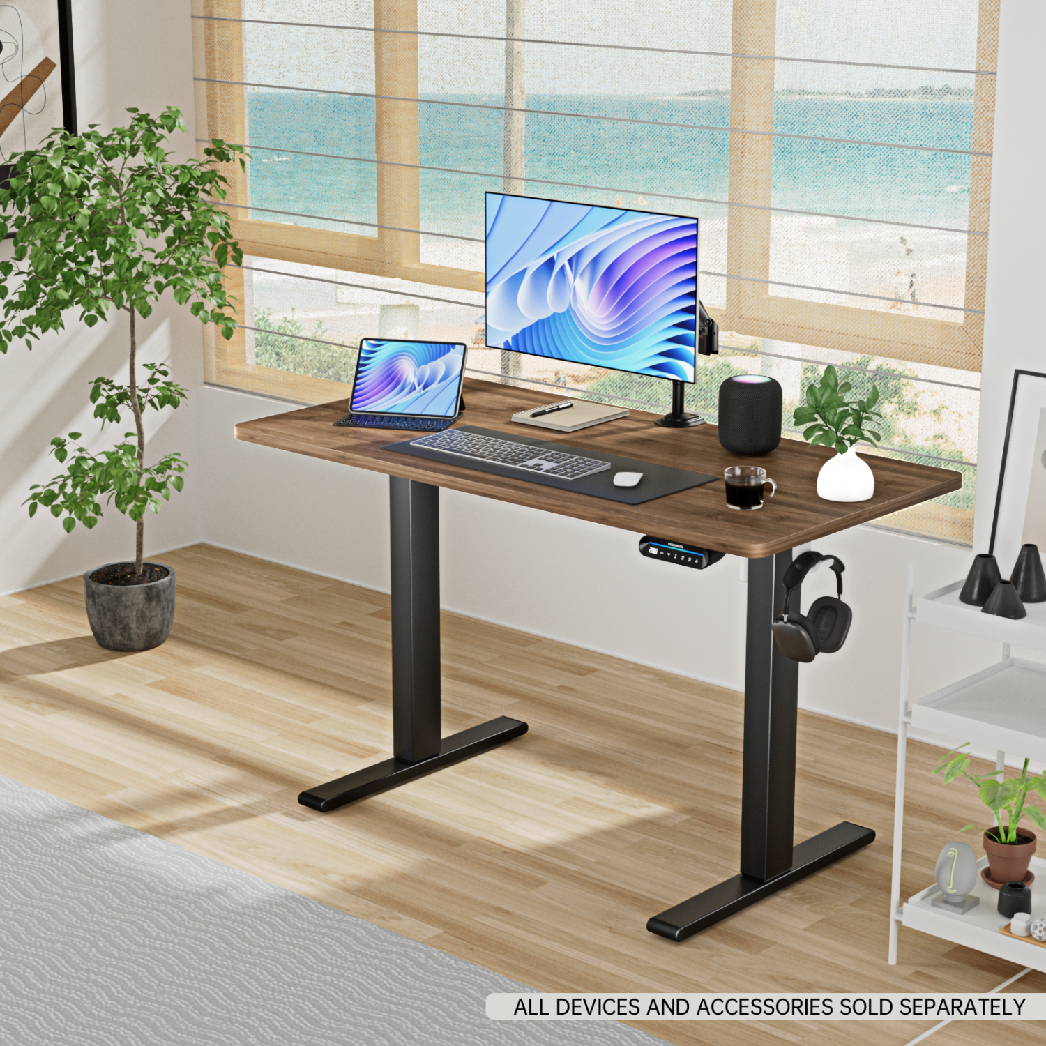 Bureau debout électrique à hauteur réglable de 140 x 60&nbsp;cm, noyer de Huanuo. Idéal pour un poste de travail informatique à la maison ou au