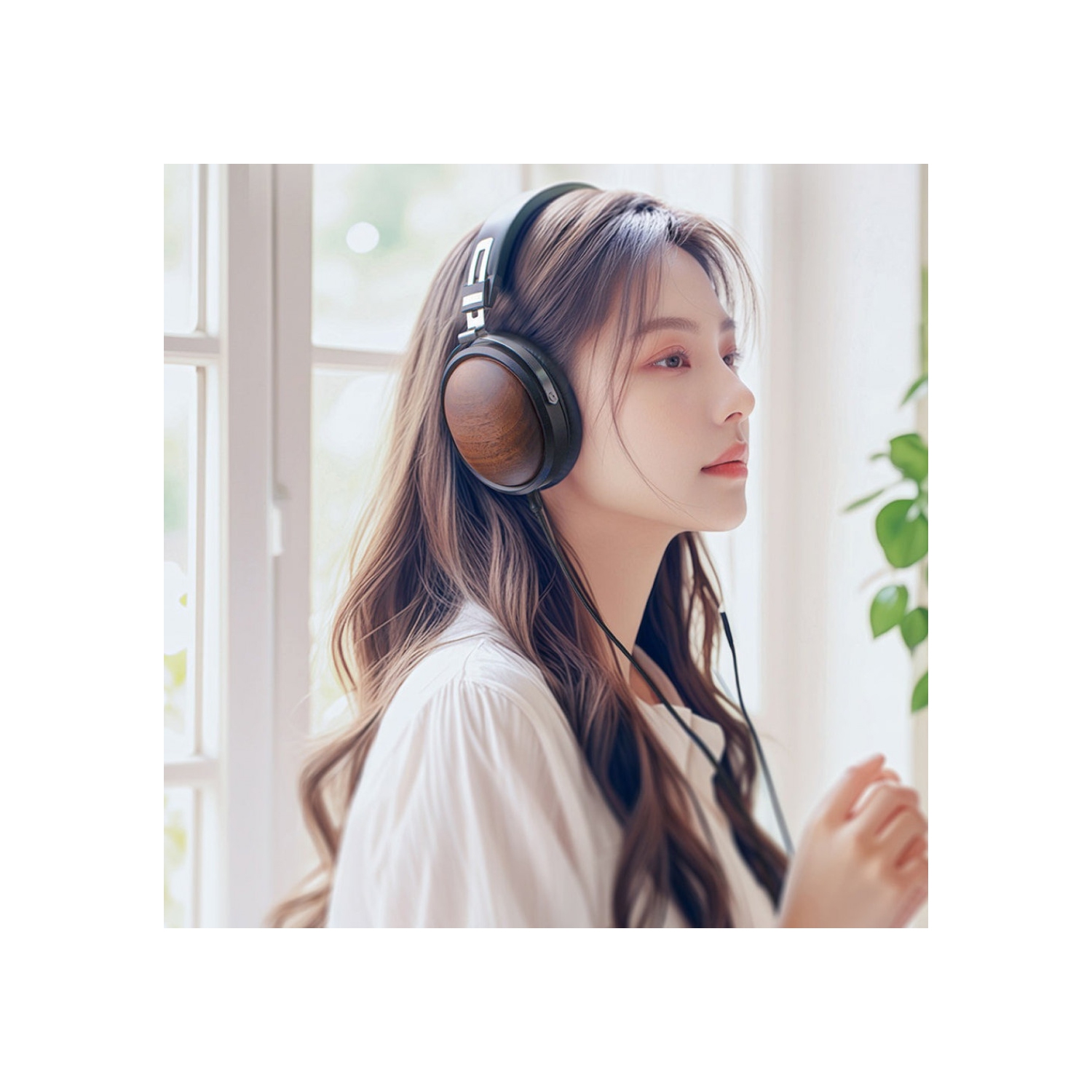 FiiO FT1 Closed-Back Over-Ear Nanowood Fiber Composite Diaphragm Wired Hi-Fi Headphones with Bonus Carrying Bag