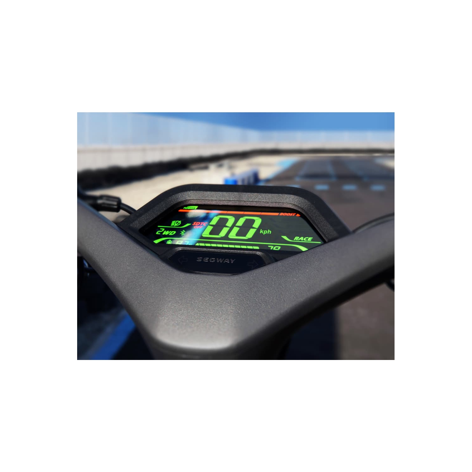 Trottinette Segway SuperScooter GT2 | Vitesse maximale 70&nbsp;km/h | Autonomie maximale 90&nbsp;km | Suspension intégrale réglable | 6000&nbsp;W