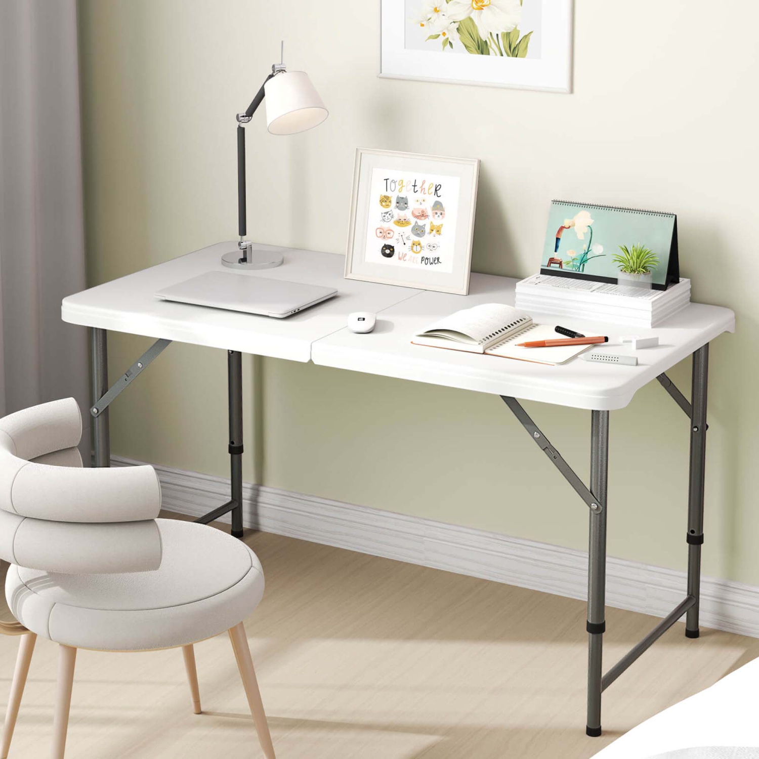 Table de camping portative 4&nbsp;pi de Costway avec dessus en PEHD et pattes en métal avec verrou de sécurité