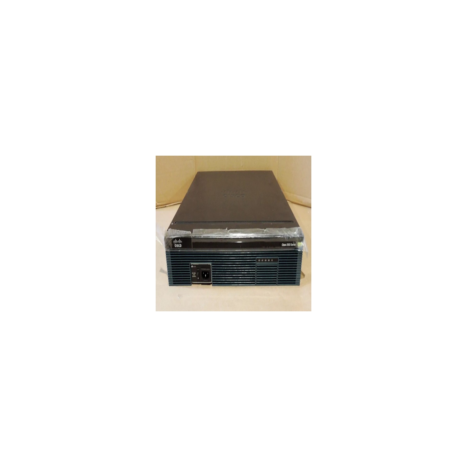 Cisco2921-SEC/K9 GOOD de REFURBISHED avec cordon d'alimentation et trousse de montage sur bâti. garantie de 90 jours