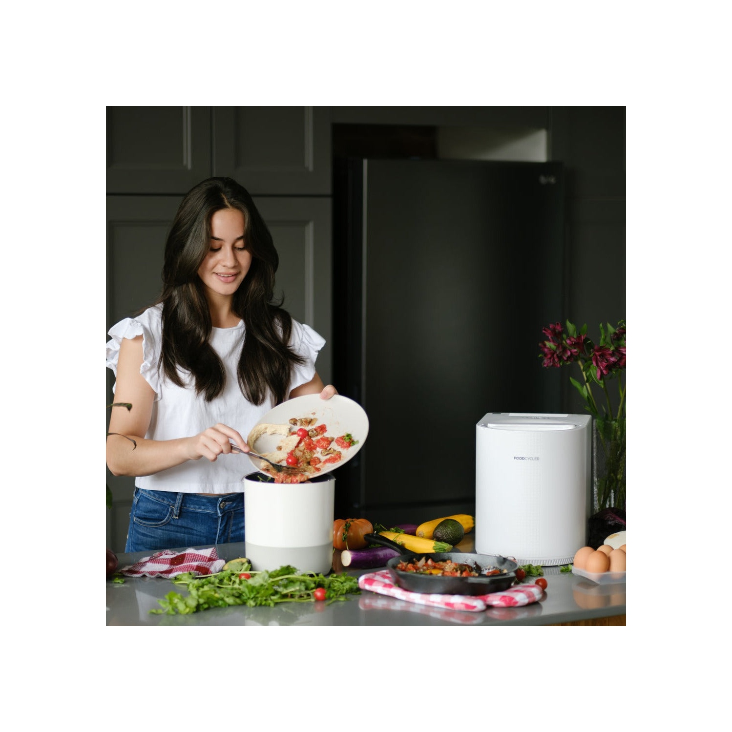 FoodCycler Eco 3 - Compact Home Food Processor and Recycler - Quiet, Almost Whispering, Odorless - Kitchen Countertop Composter Alternative - 3.5L