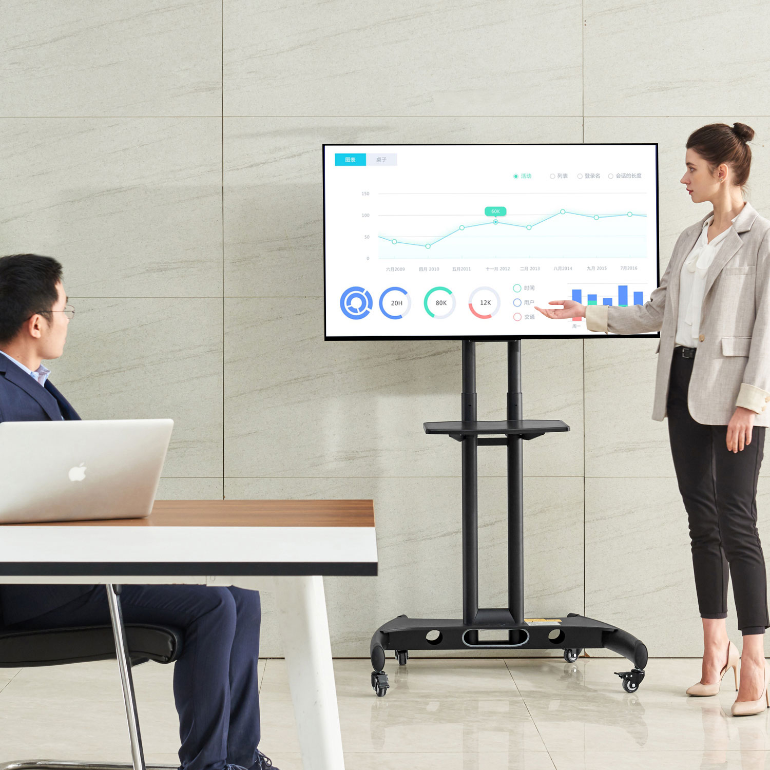 Chariot mobile pour téléviseur de 32 à 75 po avec support de North Bayou