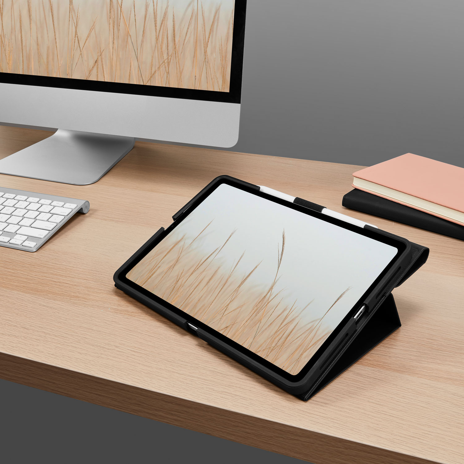 Étui folio d'Insignia pour la plupart des iPad, iPad Air et iPad Pro de 10,2 à 11 po - Noir - Exclusivité Best Buy