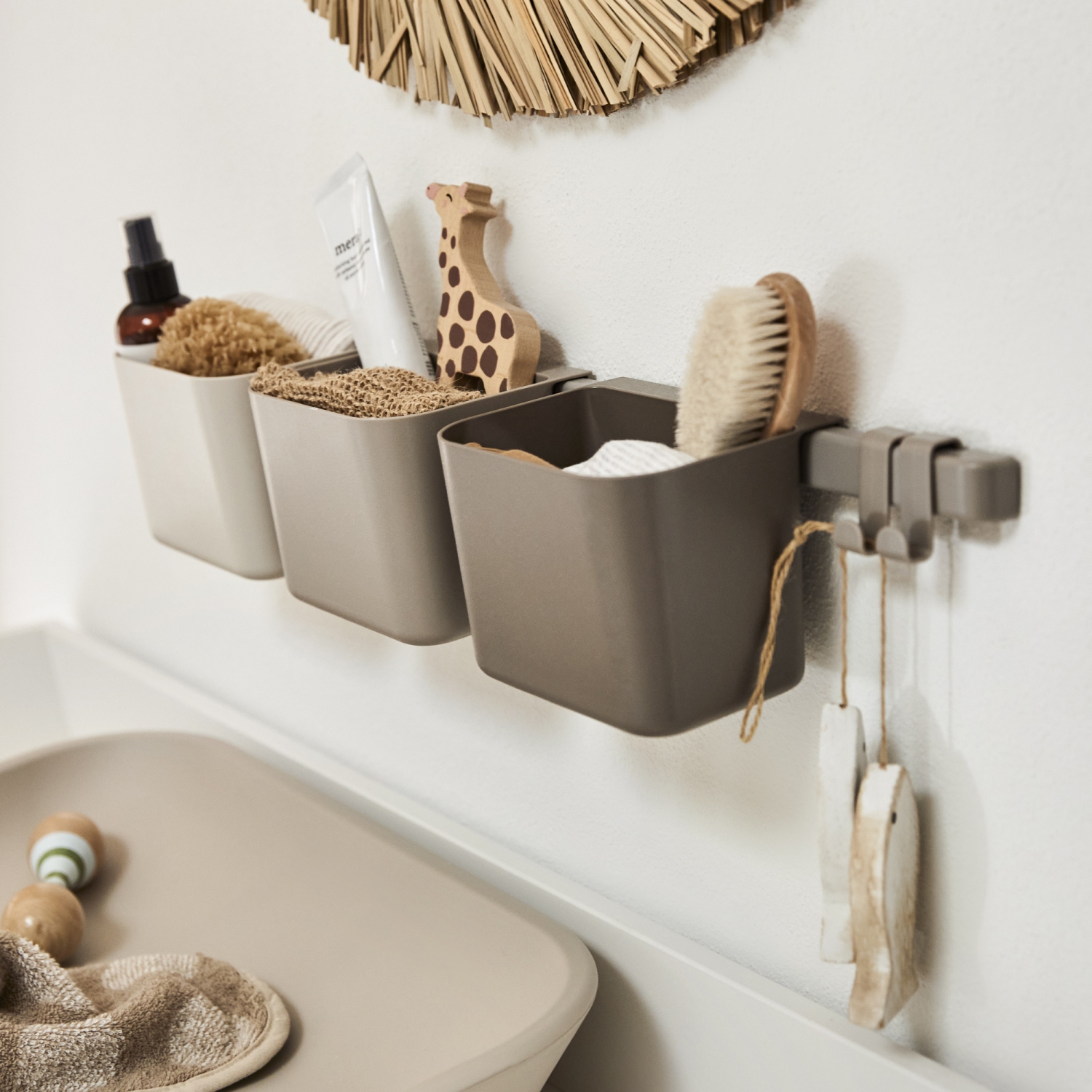 Longue étagère de rangement Leander - Cappuccino