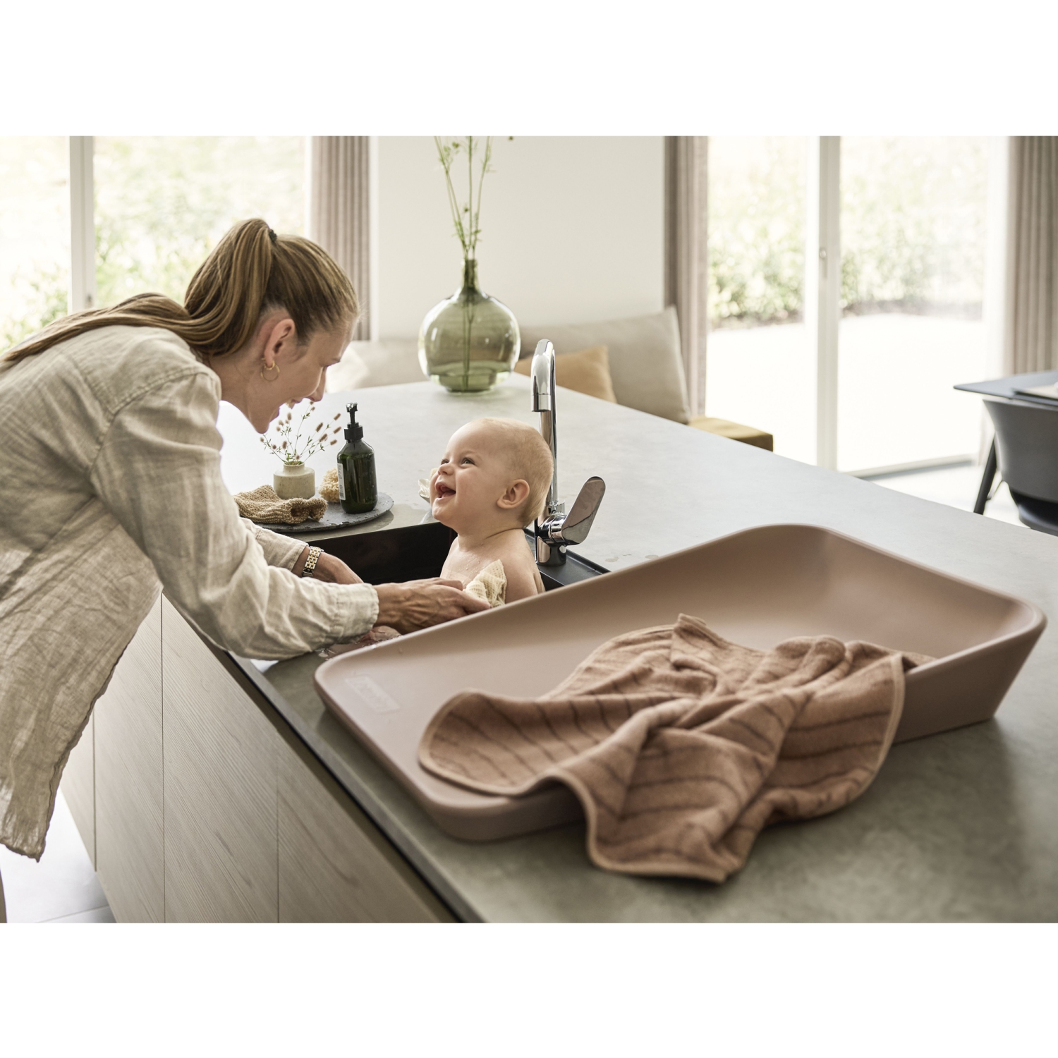 Leander New Matty Changer - Clay