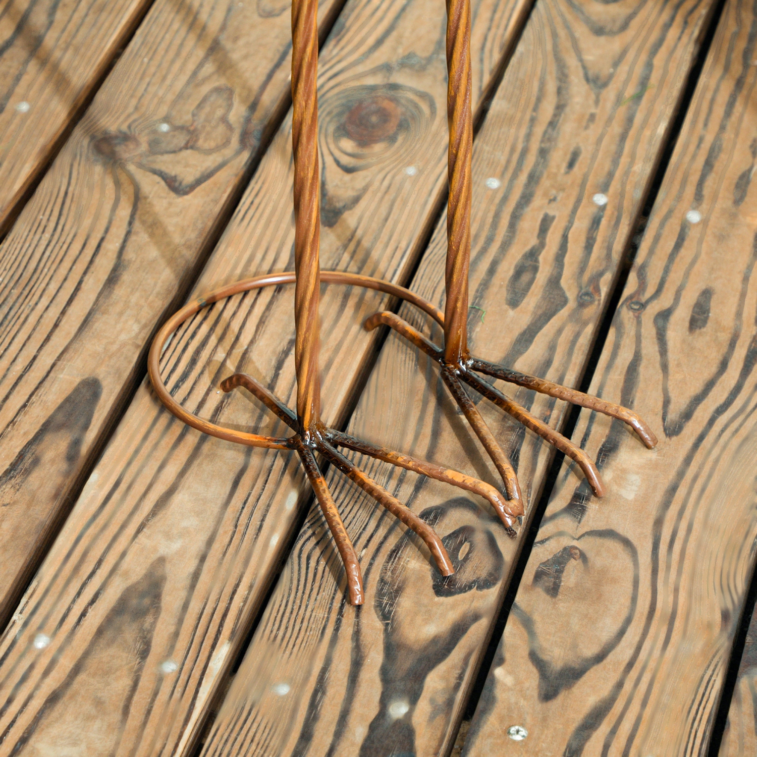 Outsunny Flying Crane Garden Statue, 42.5" Standing Lawn Ornament, Steel Garden Decor Bird Statue with Stakes for Lawn Patio Backyard Decoration,