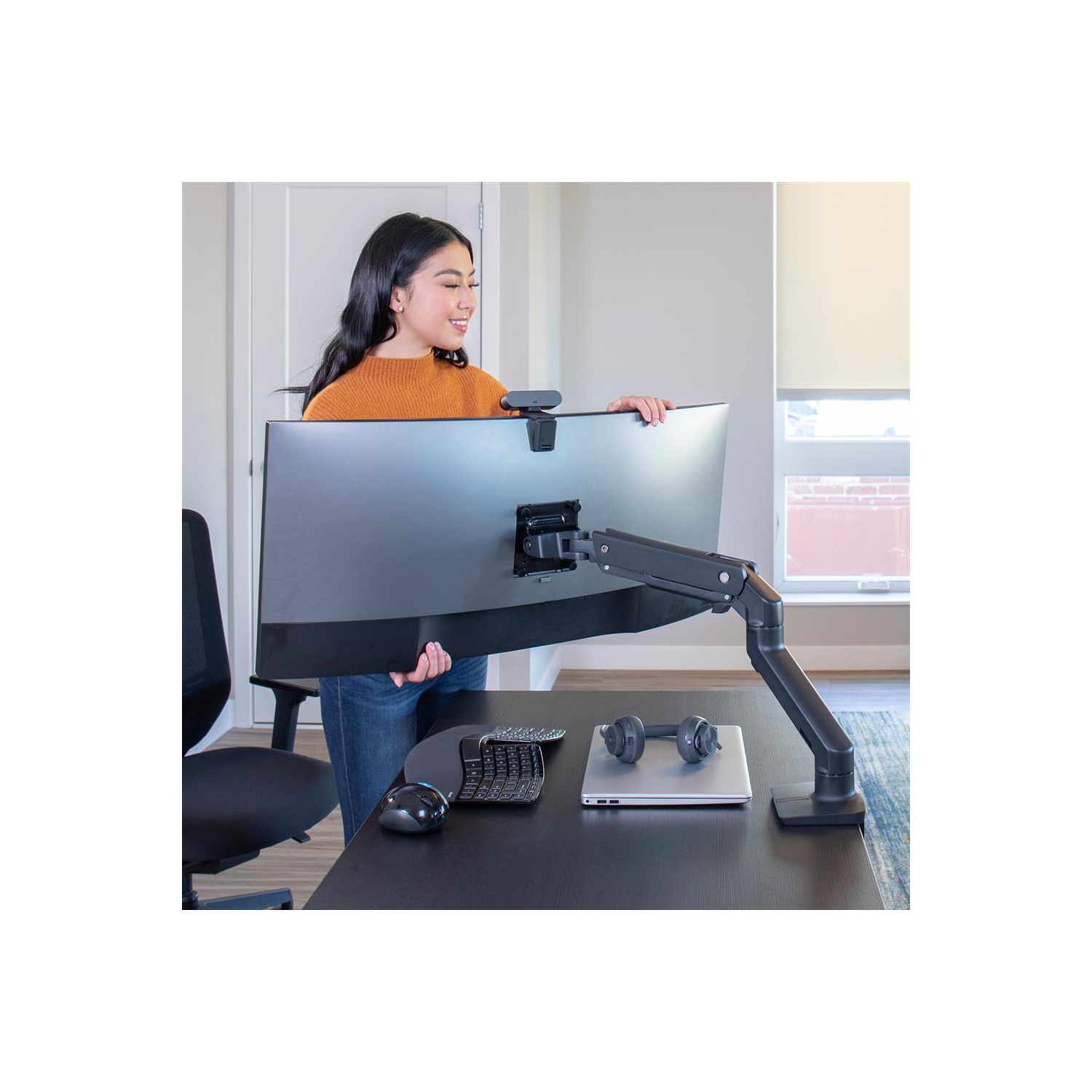 Ergotron HX Desk Monitor Arm for Heavy Monitor Mount - Matte Black -