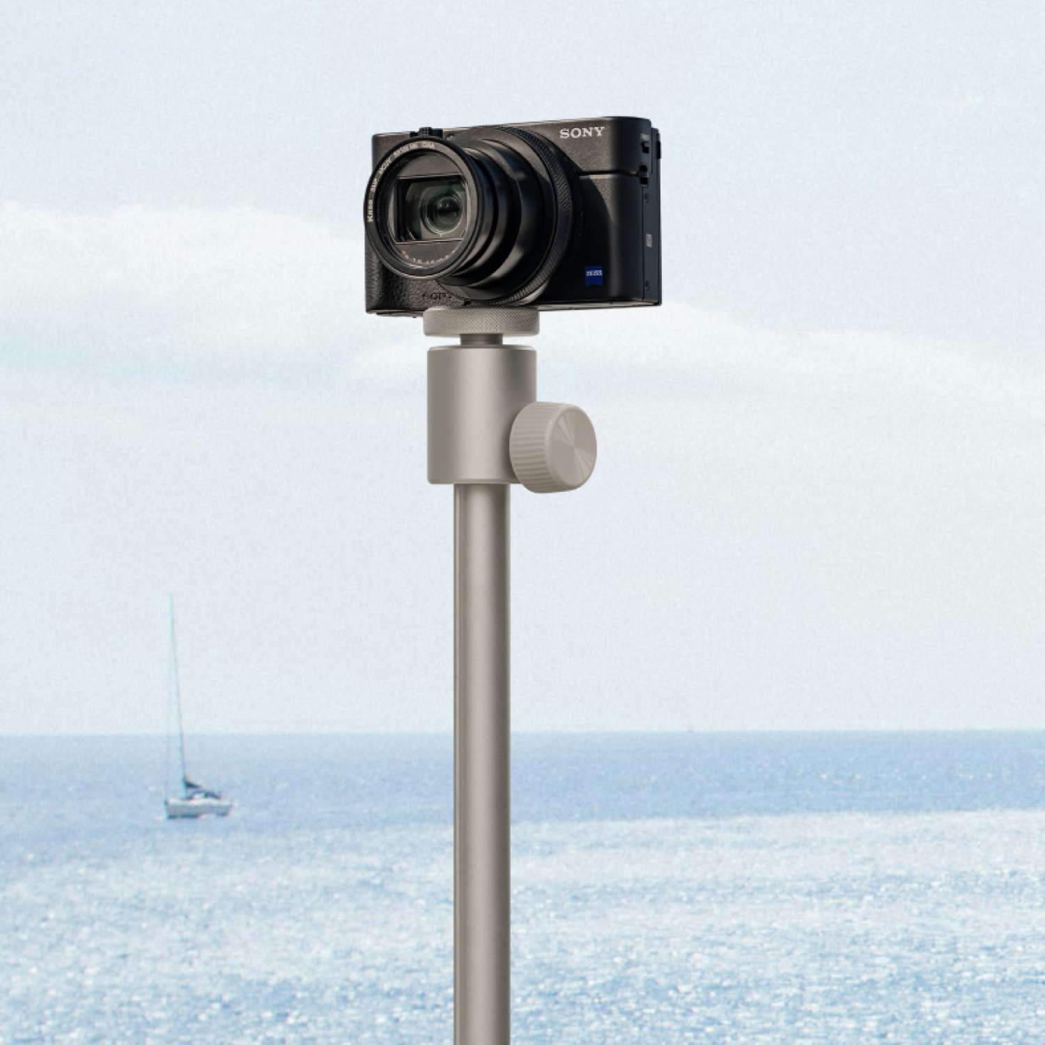 XGIMI Light Gold Portable Stand, Projector Accessories, 360° Panoramic Rotation and Anti-Slip Design, Universal Compatibility