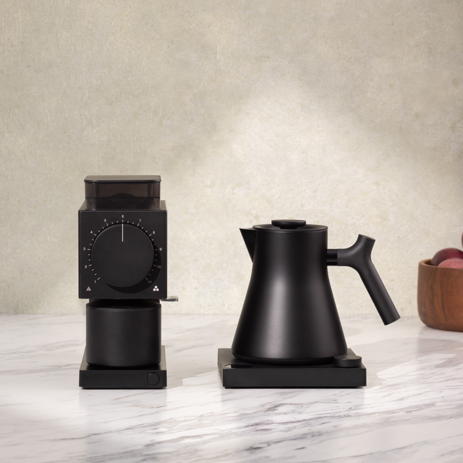 FELLOW Corvo EKG Pro Electric Kettle (Matte Black)