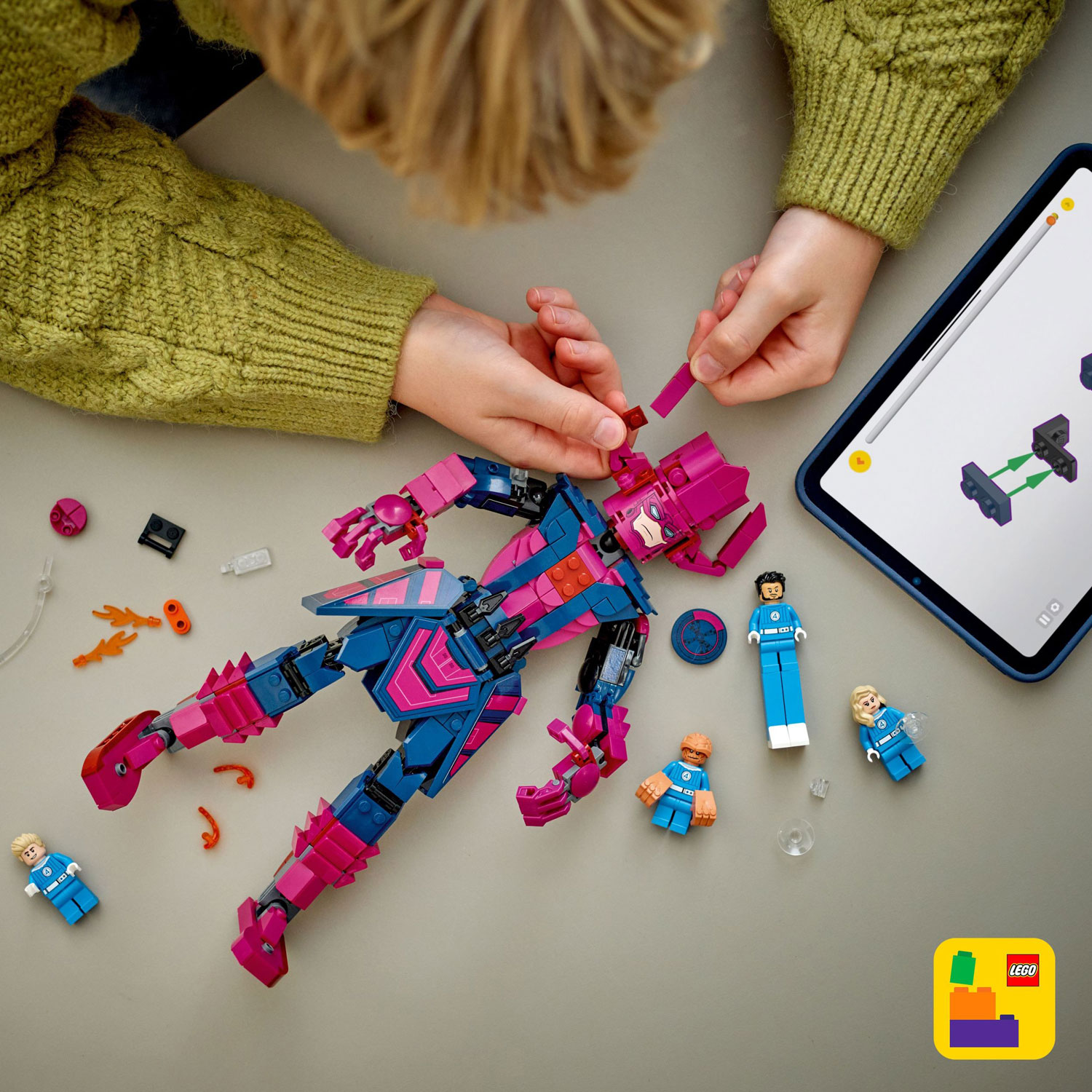 LEGO Marvel: Fantastic Four vs. Galactus Construction Figure - 427 Pieces