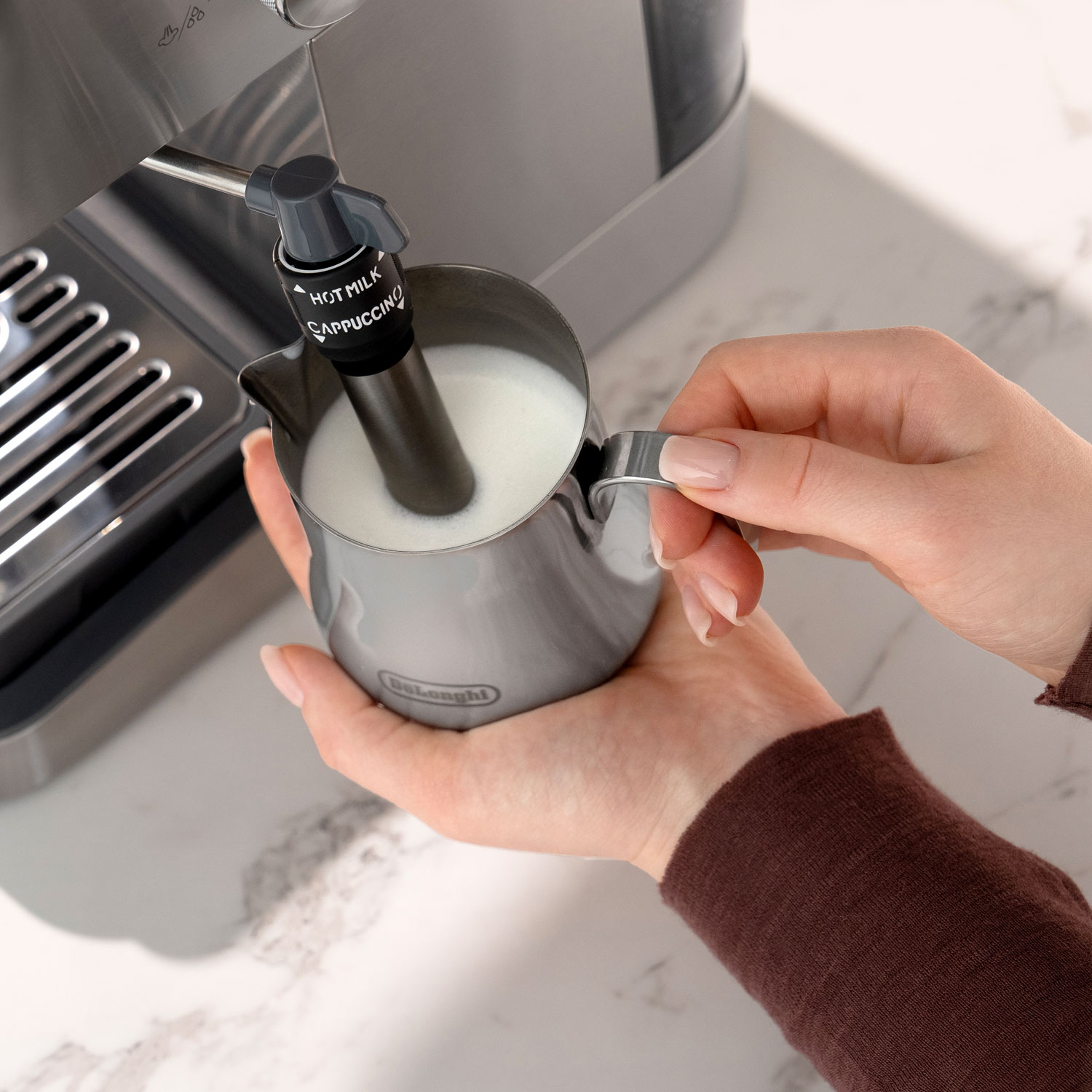 De’Longhi Linea Classic Espresso Machine - Stainless & Grey