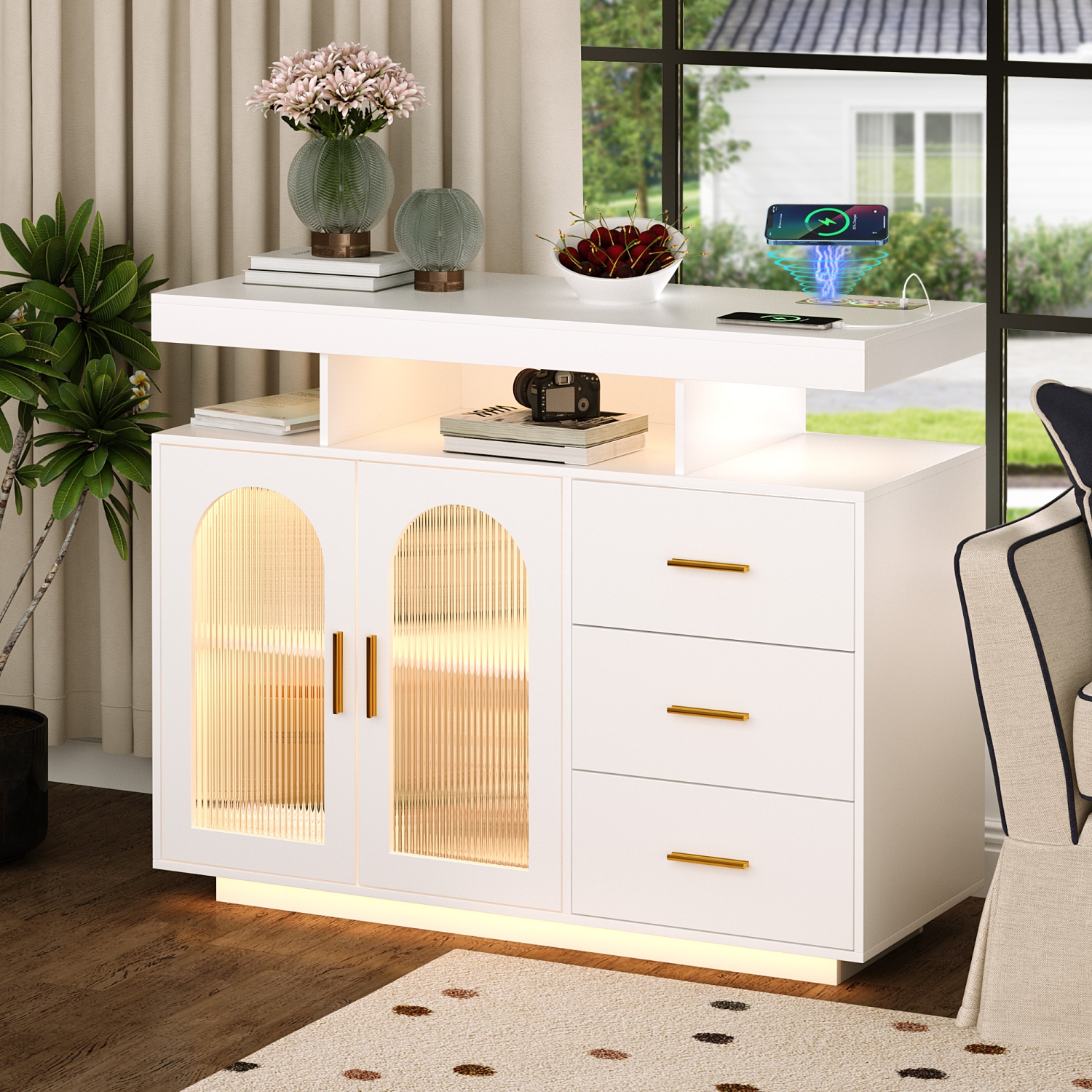 Armoire de buffet Vlsrka avec station de recharge, table console à 20 lumières de couleur avec rangement, table de bar à café avec console à