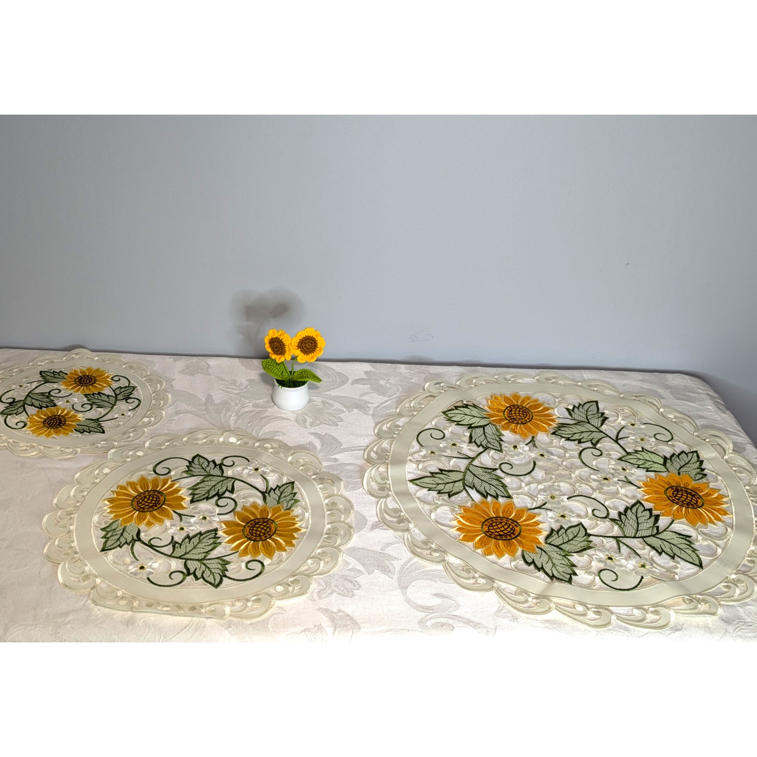 Sunflower Embroidered Cutwork Round Placemat, 15-Inch diameter Table Linen Decor, Water Resistance, Machine Wash safe